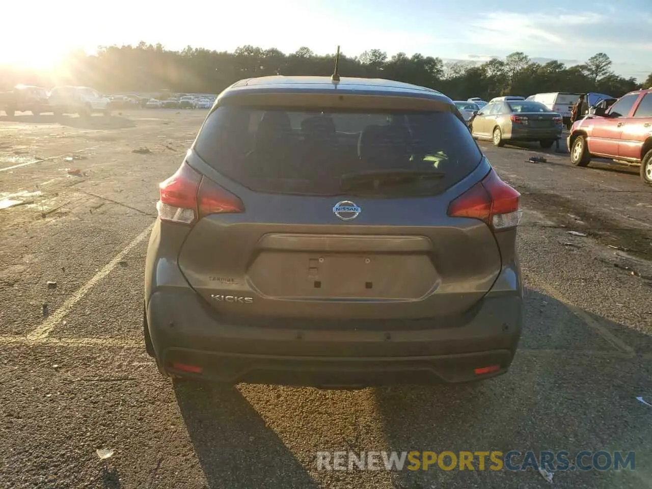 6 Photograph of a damaged car 3N1CP5BV5LL566616 NISSAN KICKS 2020