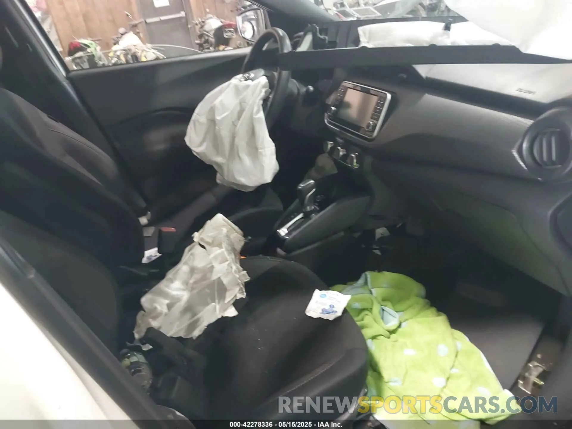 5 Photograph of a damaged car 3N1CP5BV5LL577129 NISSAN KICKS 2020