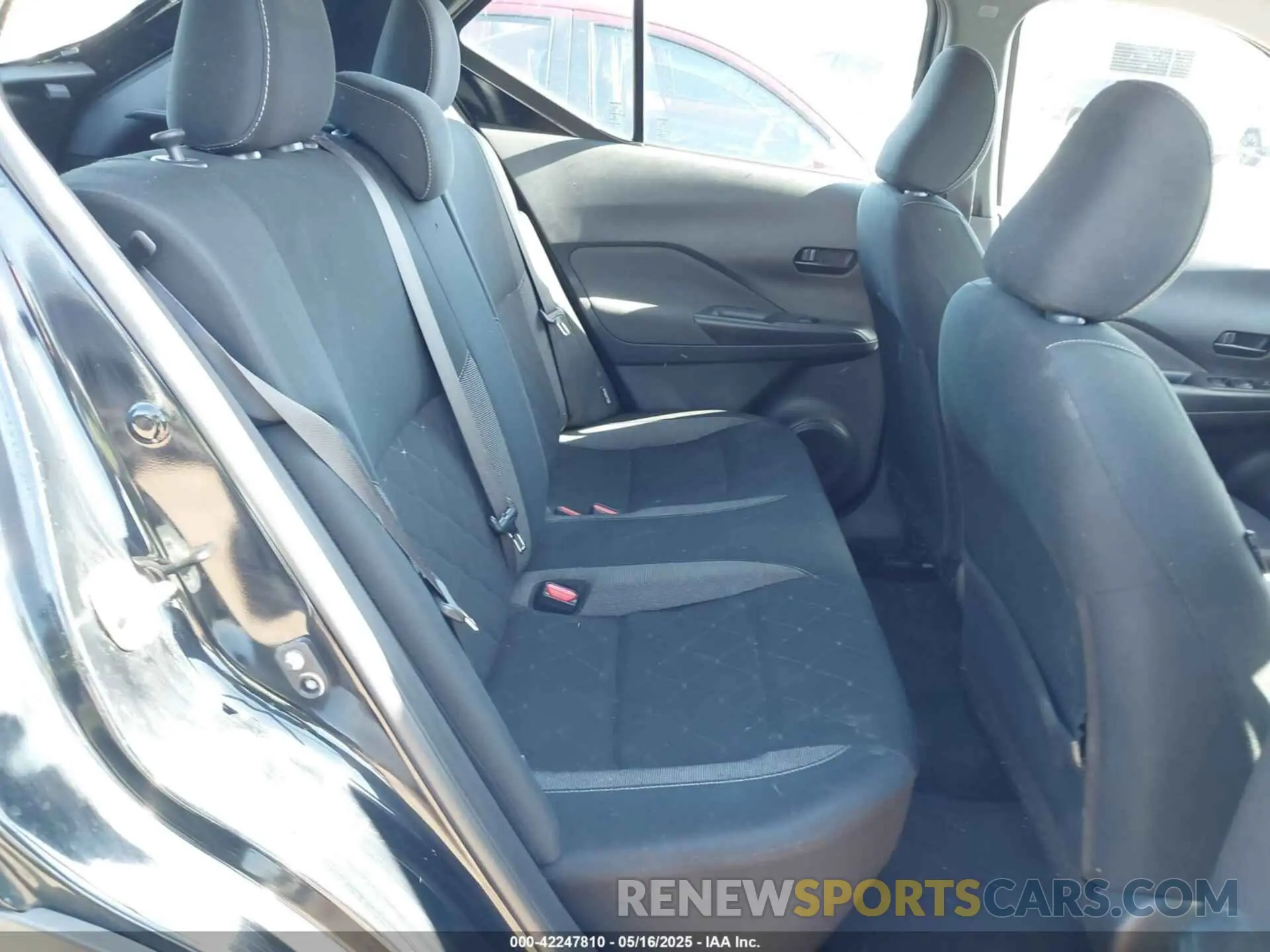 8 Photograph of a damaged car 3N1CP5BV6LL557116 NISSAN KICKS 2020