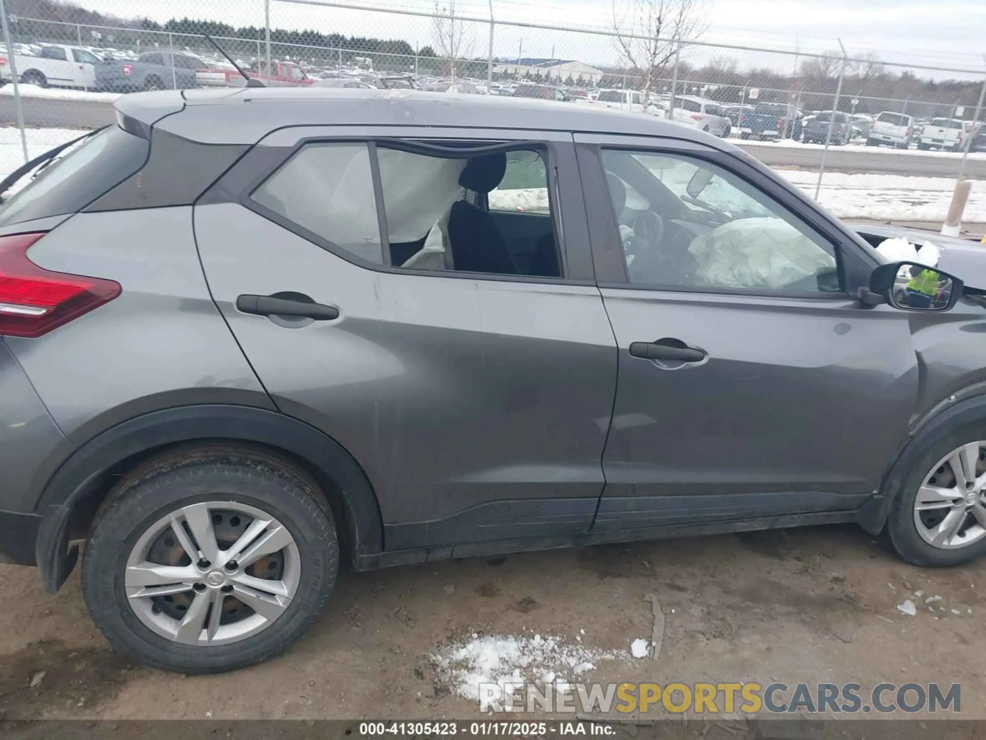 14 Photograph of a damaged car 3N1CP5BV6LL560095 NISSAN KICKS 2020