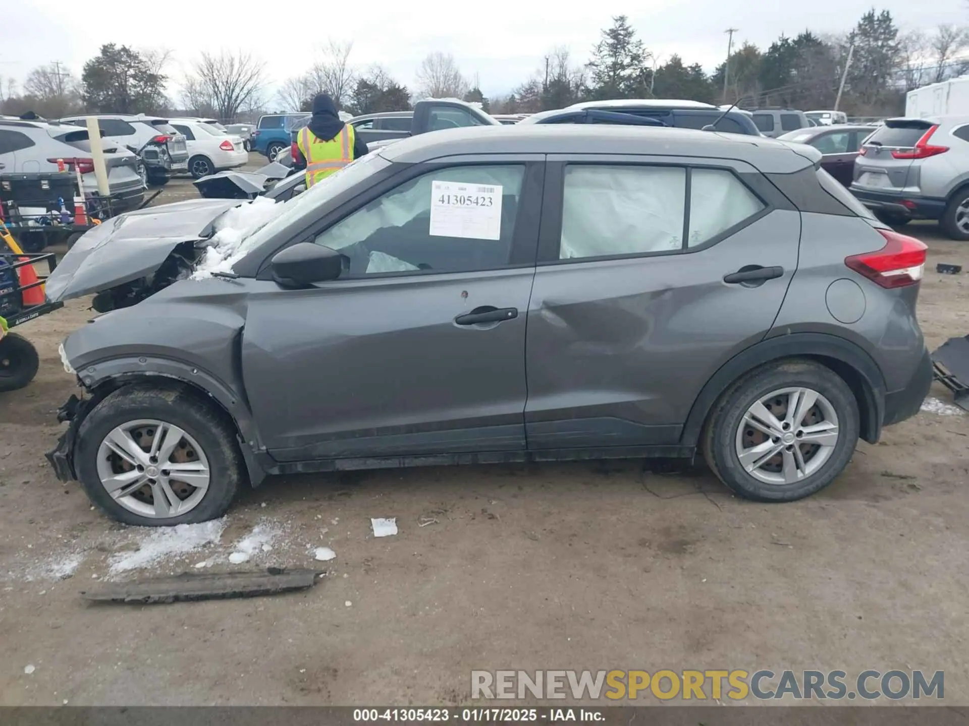 15 Photograph of a damaged car 3N1CP5BV6LL560095 NISSAN KICKS 2020