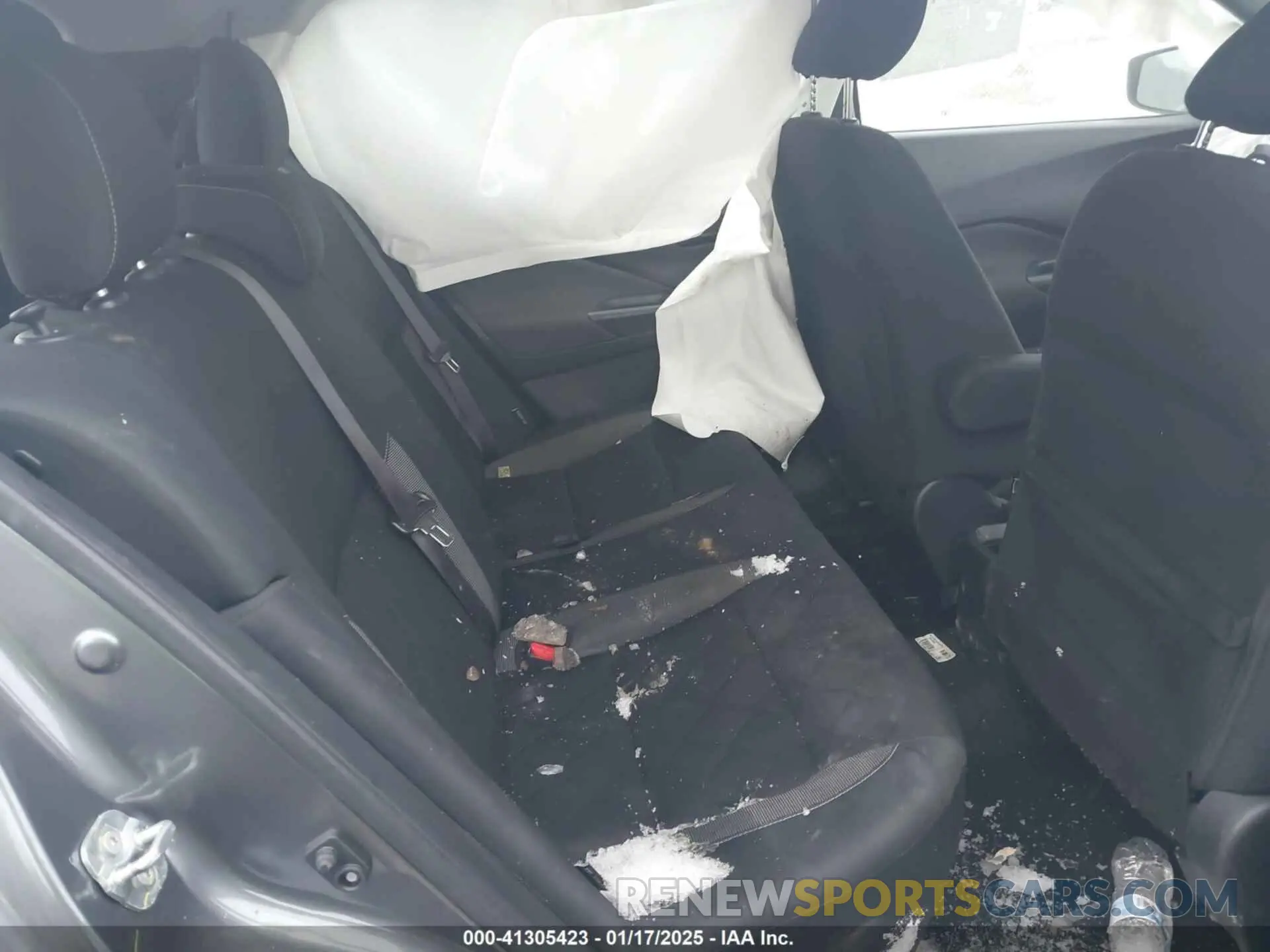 8 Photograph of a damaged car 3N1CP5BV6LL560095 NISSAN KICKS 2020