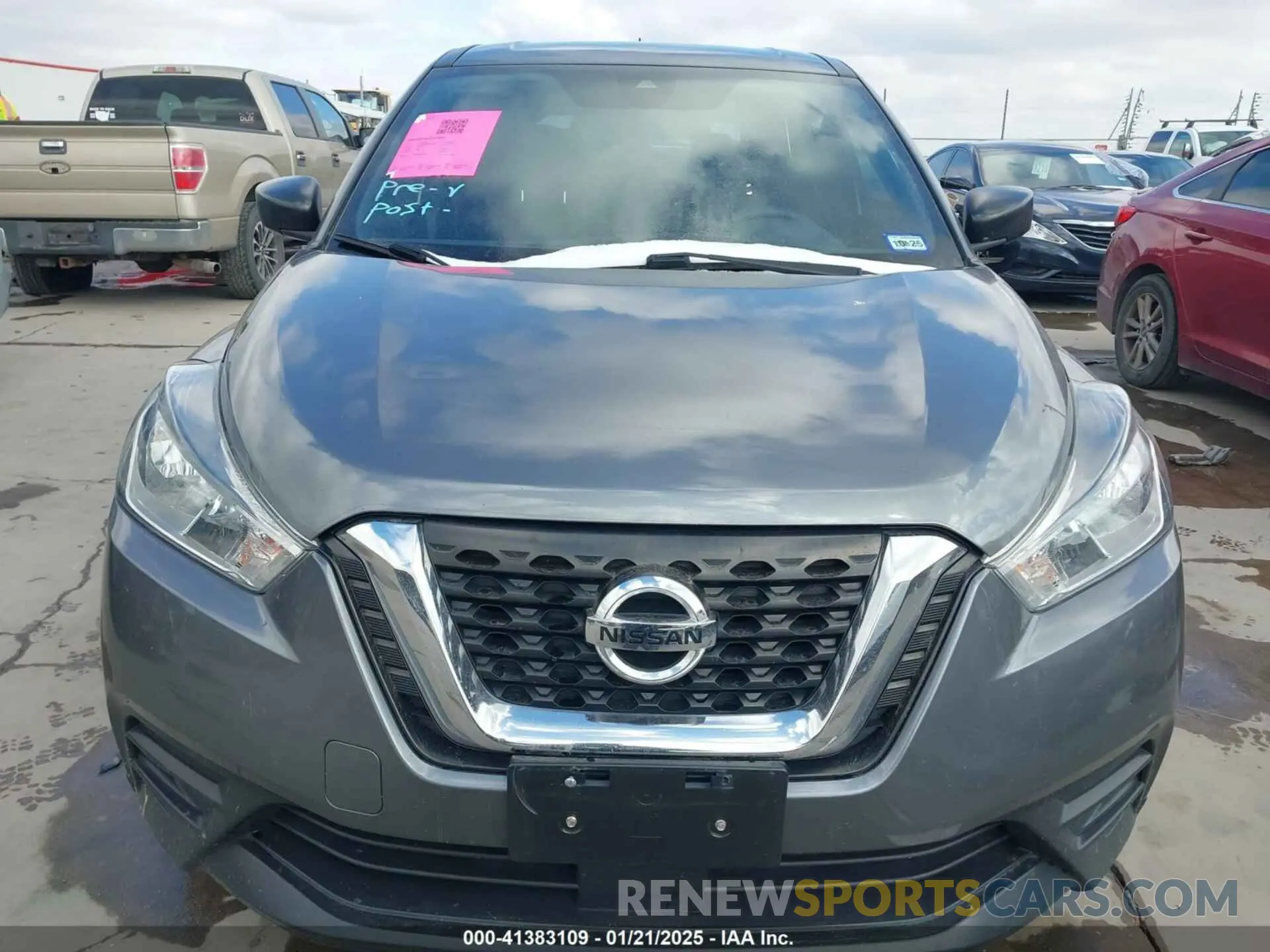 13 Photograph of a damaged car 3N1CP5BV6LL573834 NISSAN KICKS 2020