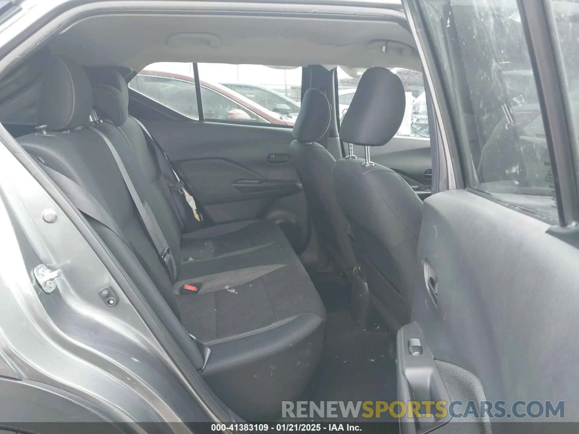8 Photograph of a damaged car 3N1CP5BV6LL573834 NISSAN KICKS 2020