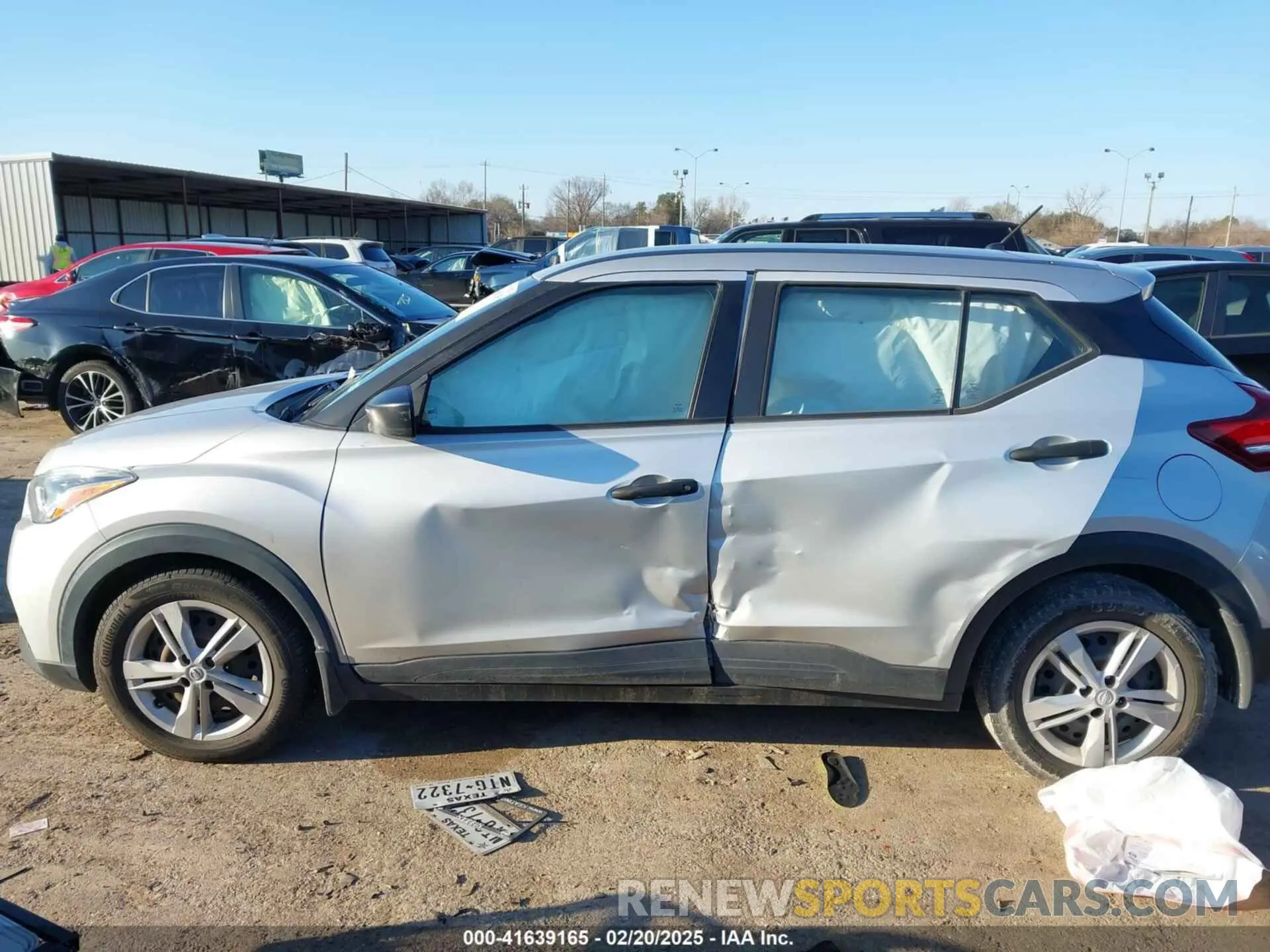 14 Photograph of a damaged car 3N1CP5BV7LL512184 NISSAN KICKS 2020