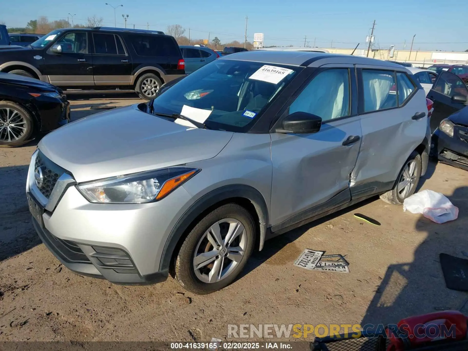 2 Photograph of a damaged car 3N1CP5BV7LL512184 NISSAN KICKS 2020