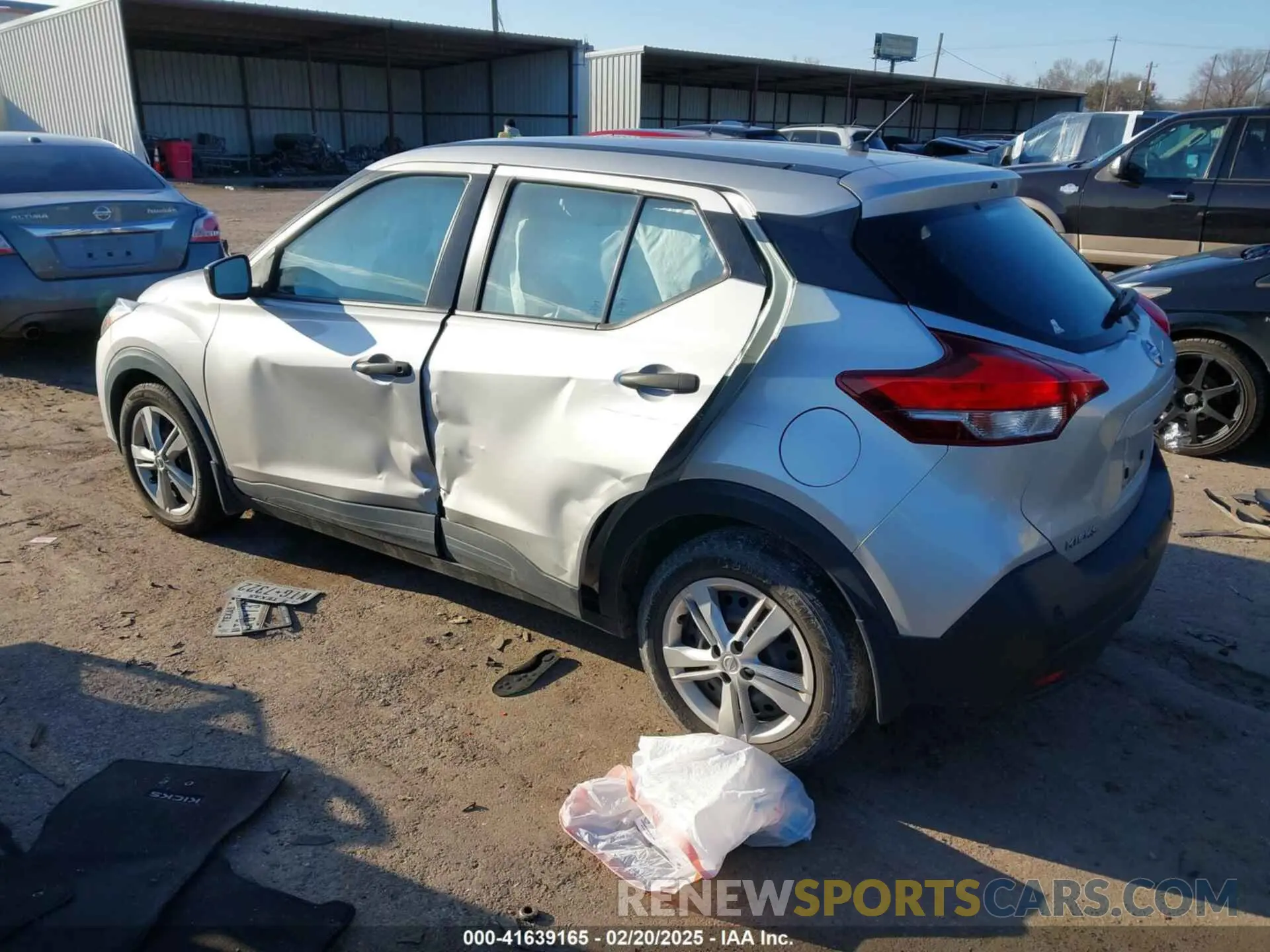 3 Photograph of a damaged car 3N1CP5BV7LL512184 NISSAN KICKS 2020