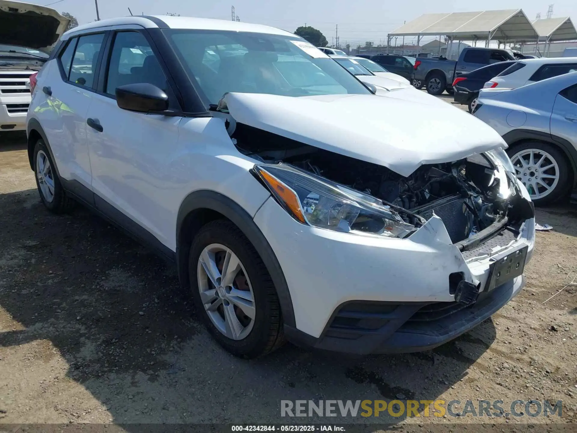 1 Photograph of a damaged car 3N1CP5BV7LL512251 NISSAN KICKS 2020