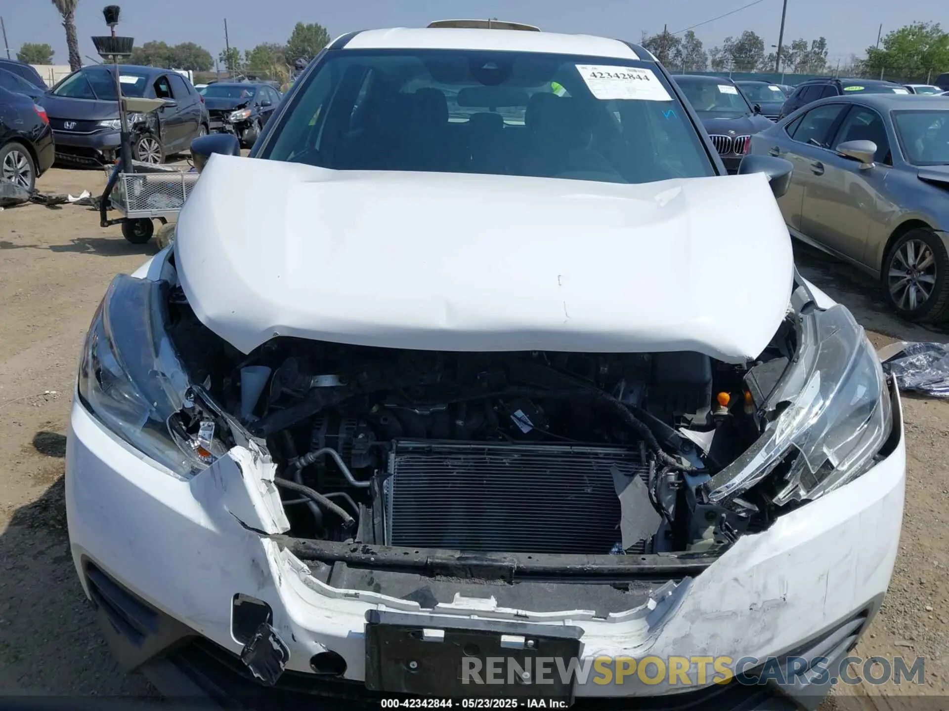 12 Photograph of a damaged car 3N1CP5BV7LL512251 NISSAN KICKS 2020