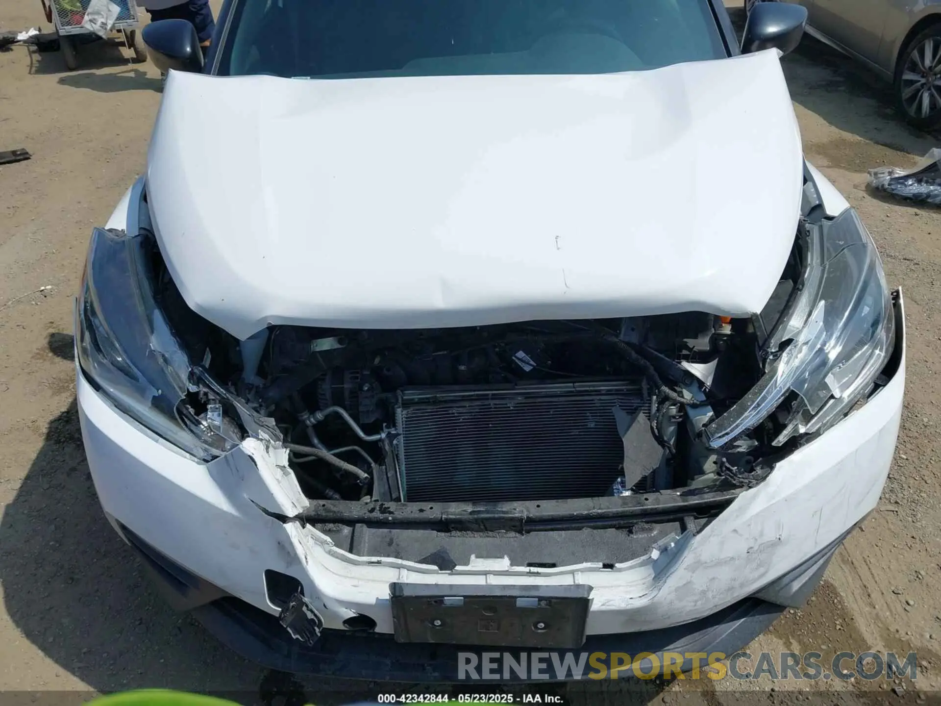 18 Photograph of a damaged car 3N1CP5BV7LL512251 NISSAN KICKS 2020