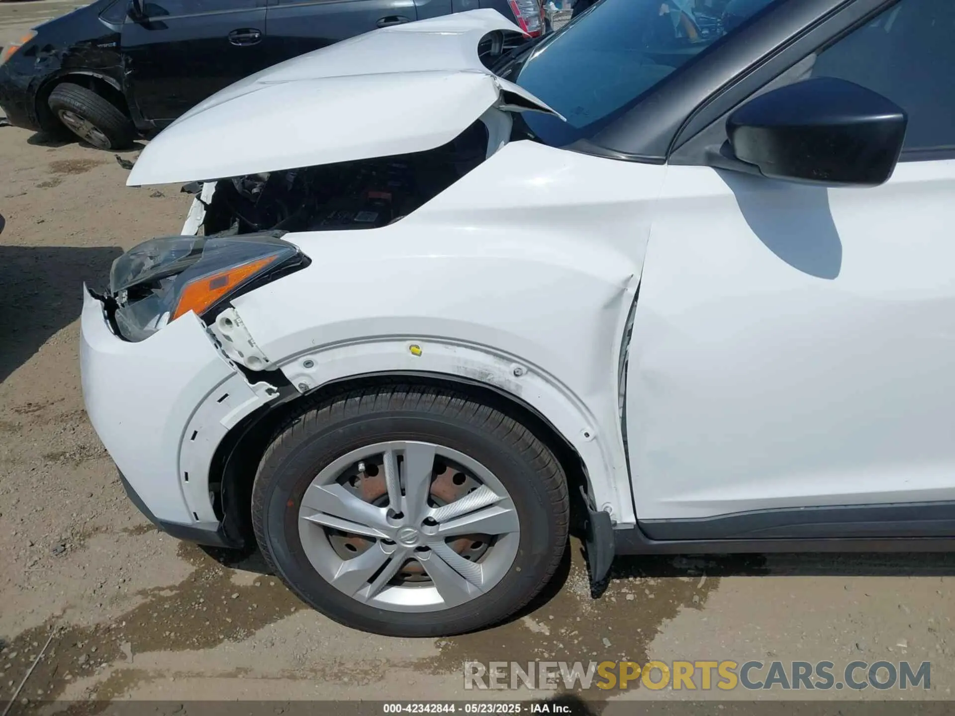 19 Photograph of a damaged car 3N1CP5BV7LL512251 NISSAN KICKS 2020