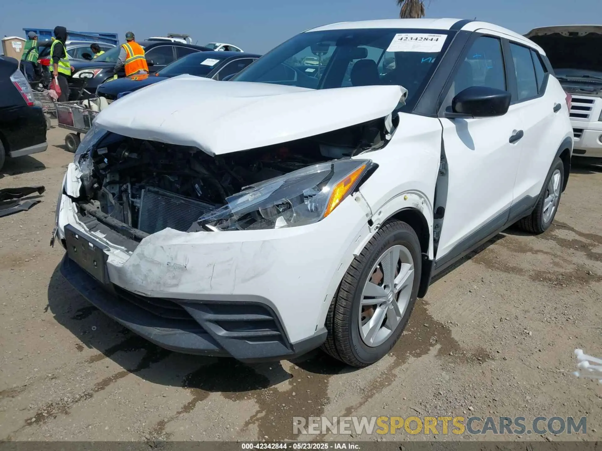 2 Photograph of a damaged car 3N1CP5BV7LL512251 NISSAN KICKS 2020