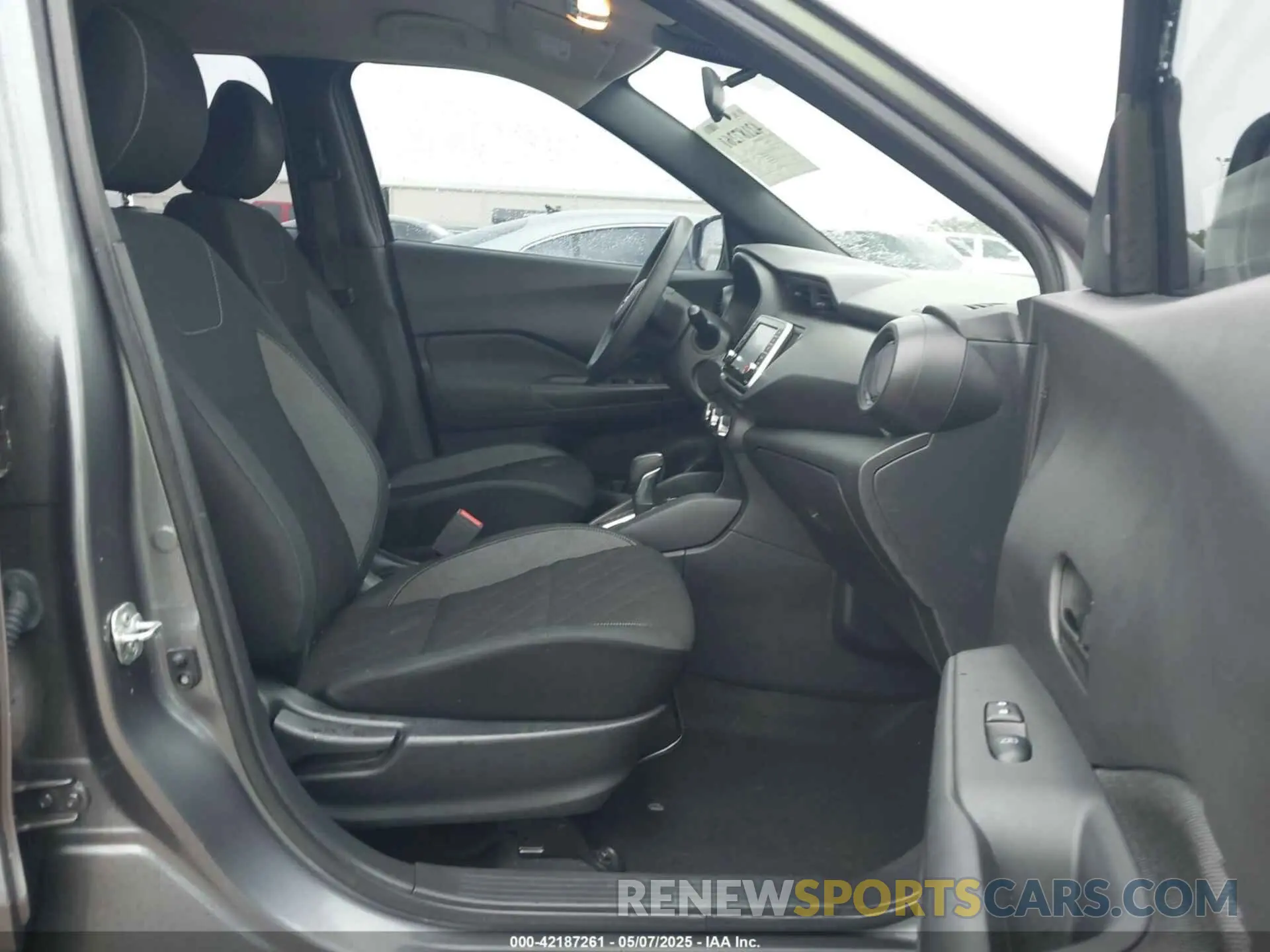 5 Photograph of a damaged car 3N1CP5BV7LL517093 NISSAN KICKS 2020