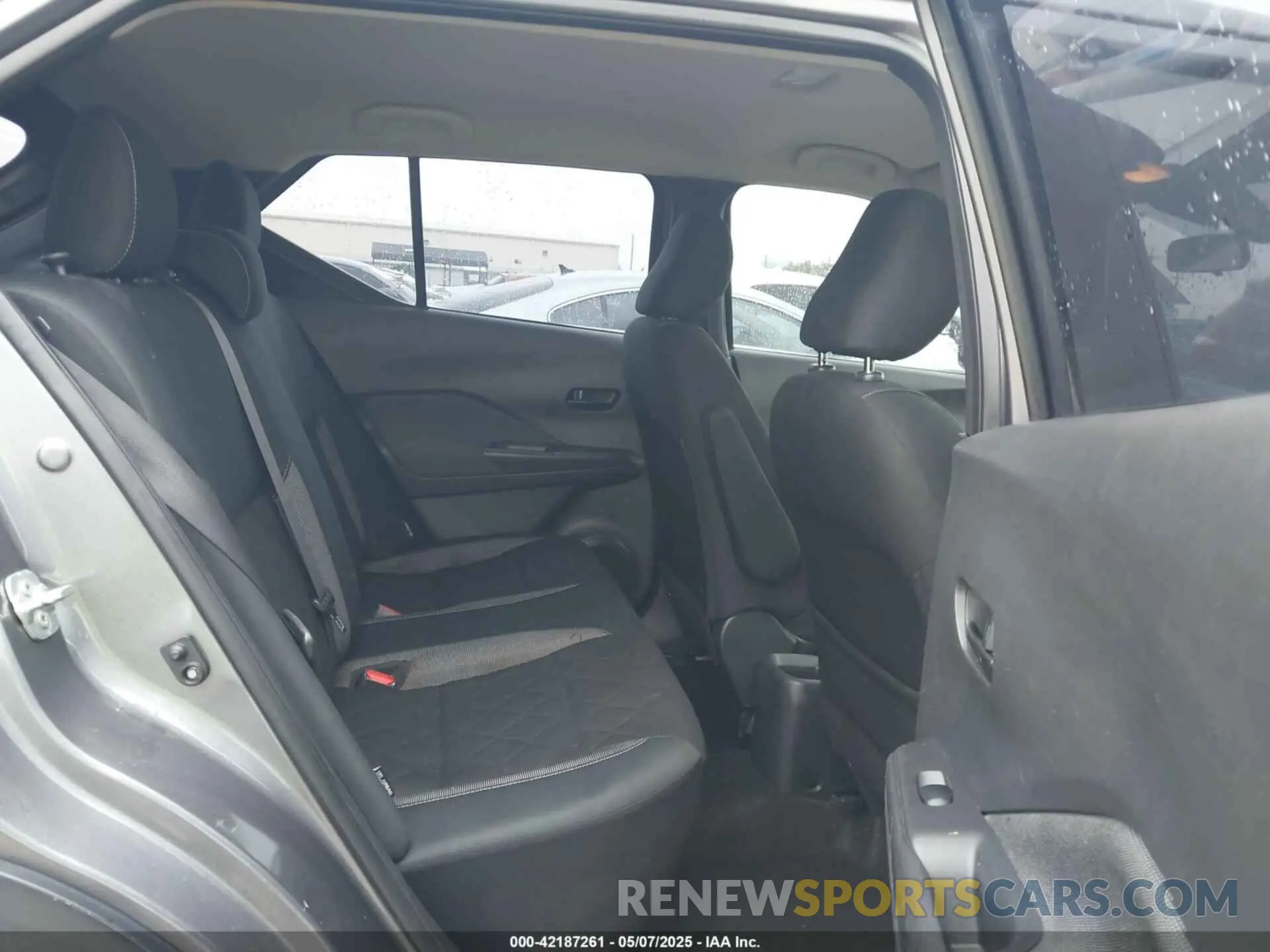 8 Photograph of a damaged car 3N1CP5BV7LL517093 NISSAN KICKS 2020