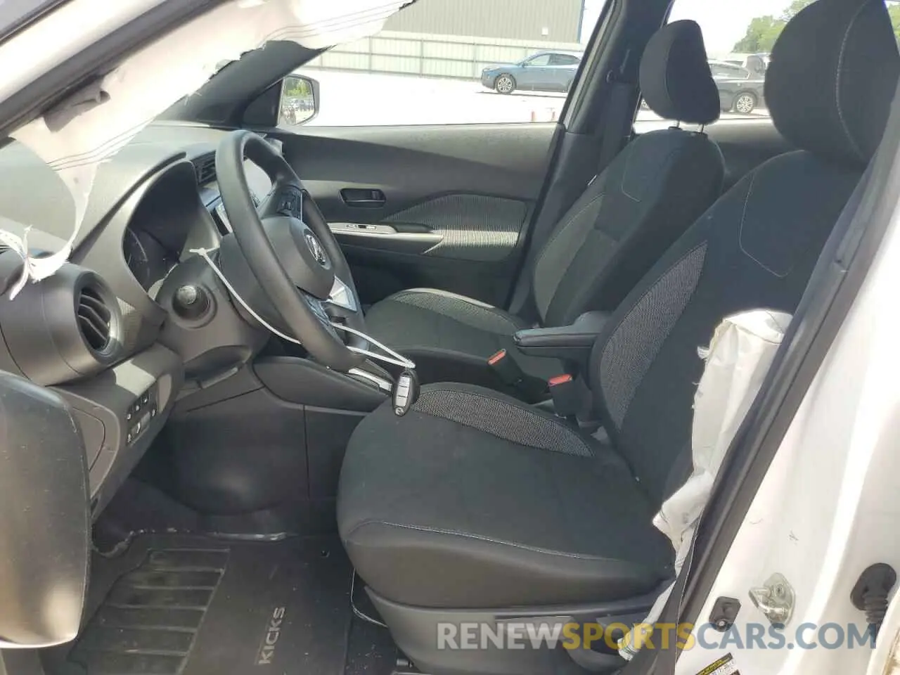 7 Photograph of a damaged car 3N1CP5BV7LL523086 NISSAN KICKS 2020