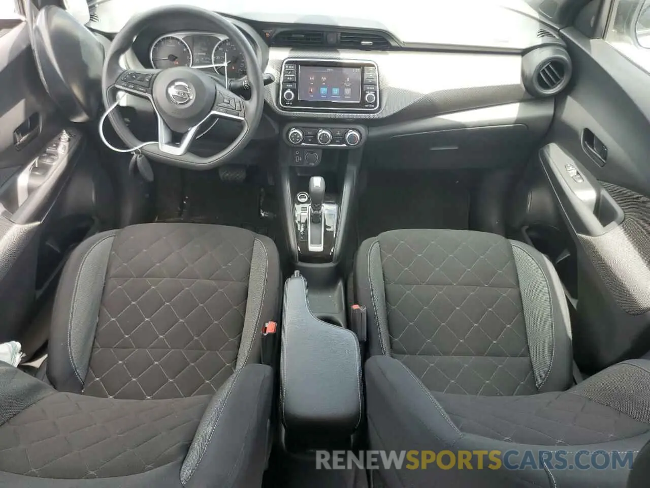 8 Photograph of a damaged car 3N1CP5BV7LL523086 NISSAN KICKS 2020