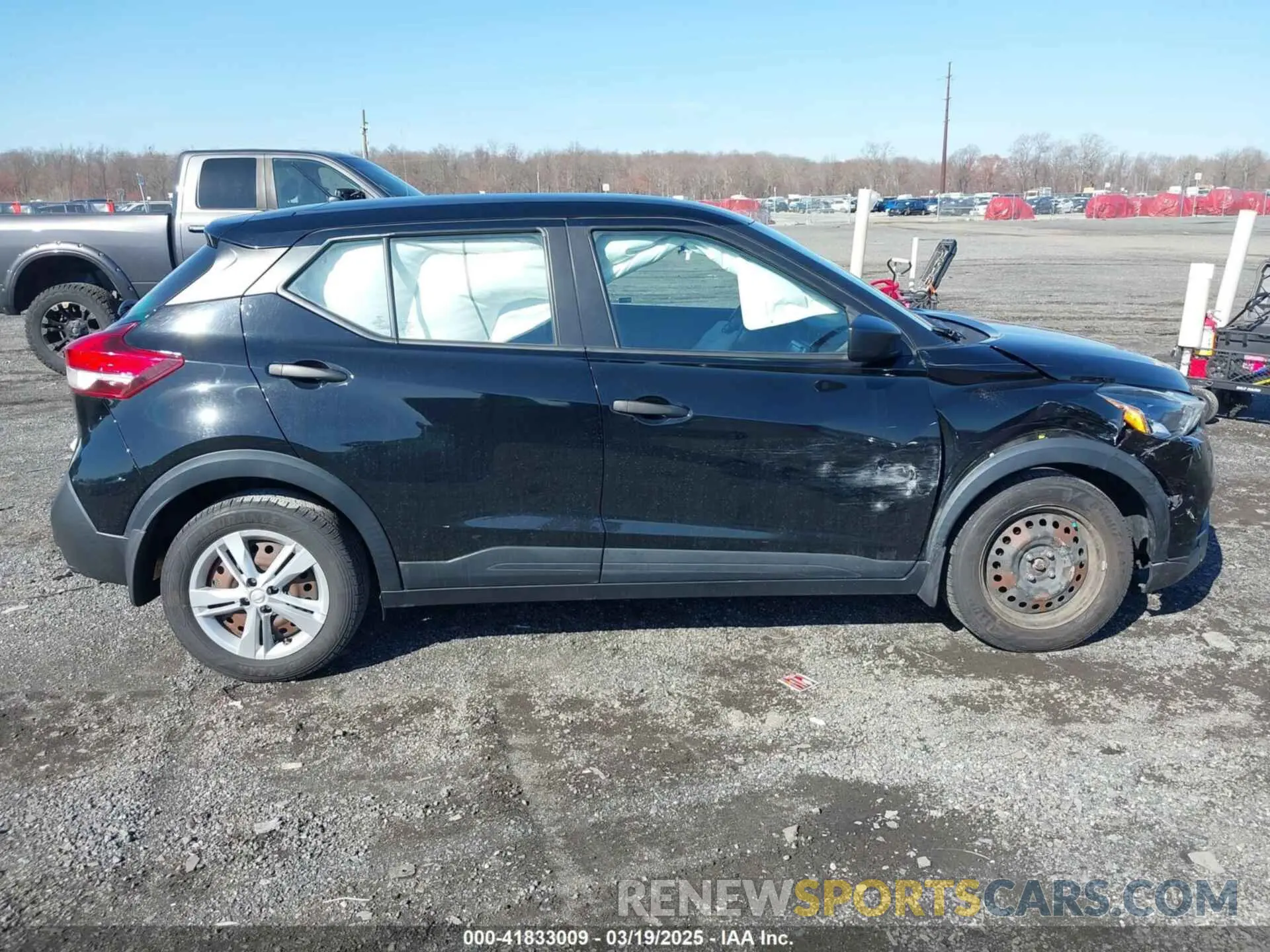 13 Photograph of a damaged car 3N1CP5BV7LL531639 NISSAN KICKS 2020