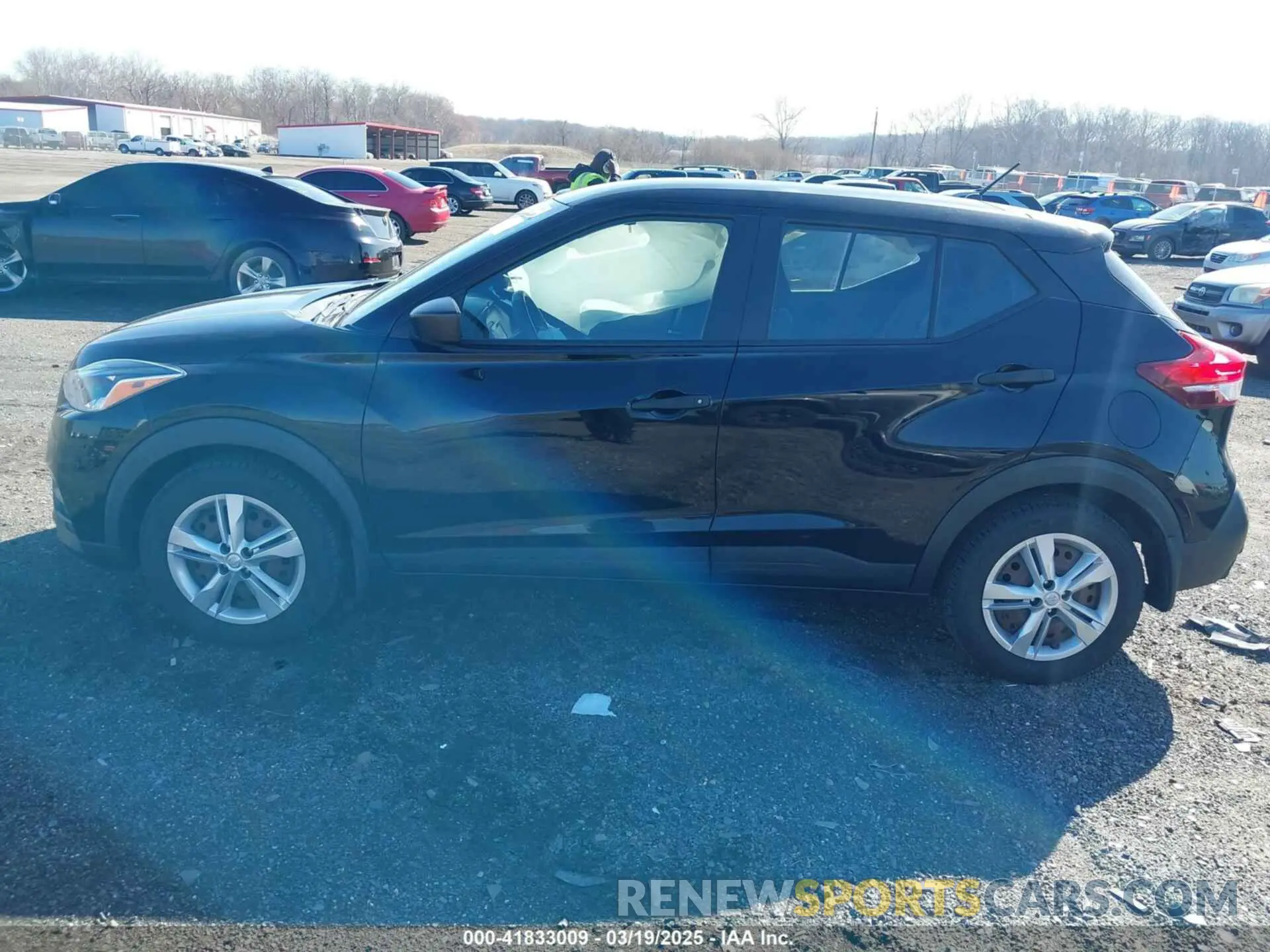14 Photograph of a damaged car 3N1CP5BV7LL531639 NISSAN KICKS 2020