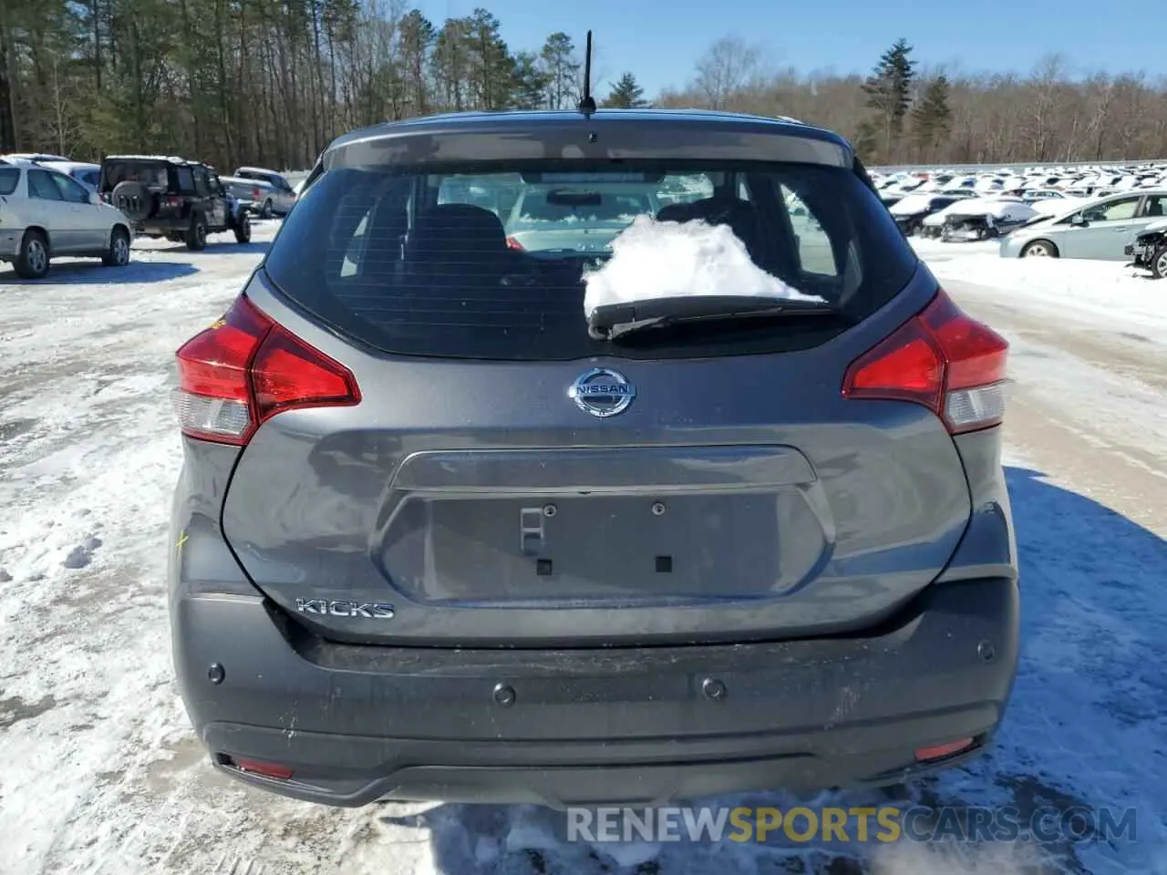 6 Photograph of a damaged car 3N1CP5BV7LL534217 NISSAN KICKS 2020