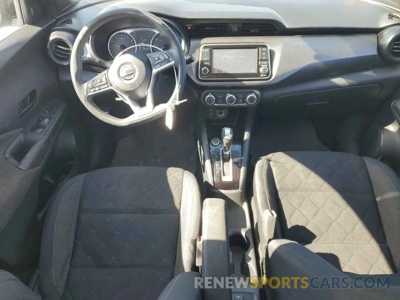 8 Photograph of a damaged car 3N1CP5BV7LL534217 NISSAN KICKS 2020