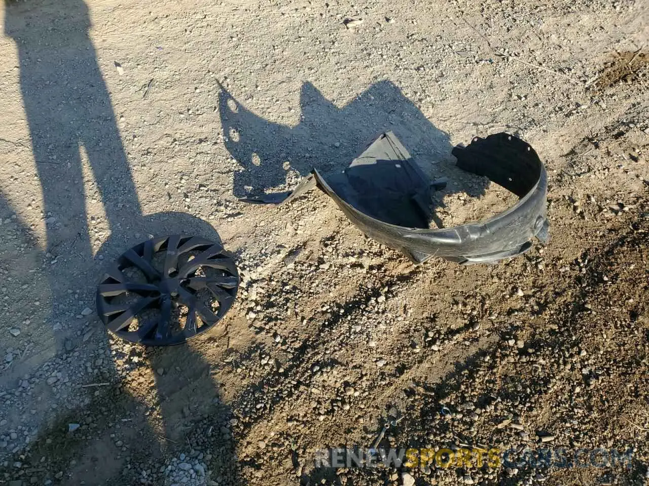 12 Photograph of a damaged car 3N1CP5BV8LL511593 NISSAN KICKS 2020