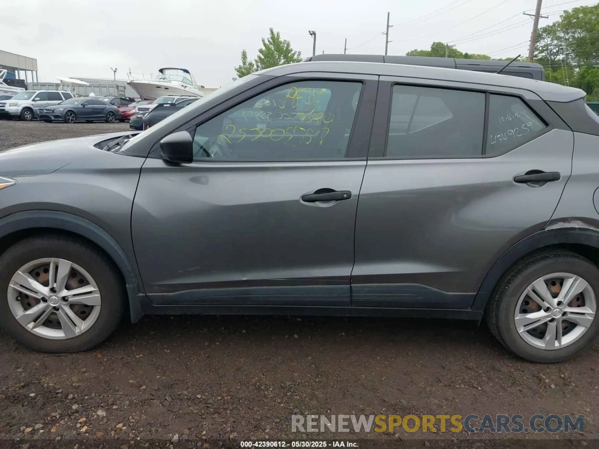 13 Photograph of a damaged car 3N1CP5BV8LL527437 NISSAN KICKS 2020