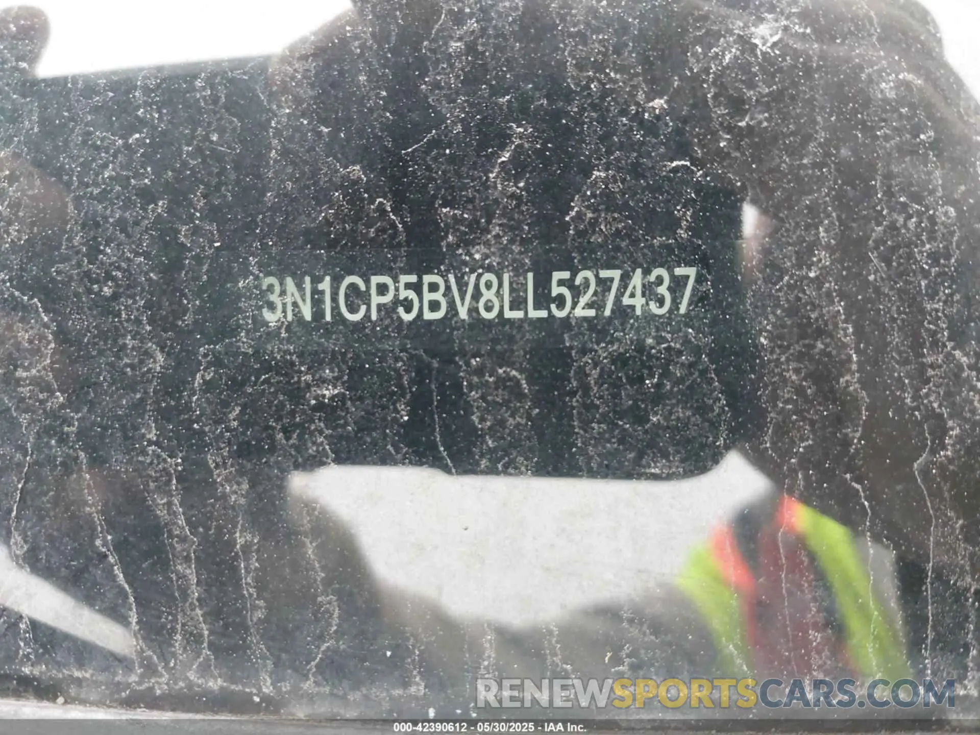 16 Photograph of a damaged car 3N1CP5BV8LL527437 NISSAN KICKS 2020