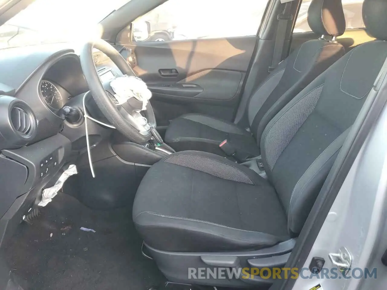 7 Photograph of a damaged car 3N1CP5BV8LL532606 NISSAN KICKS 2020
