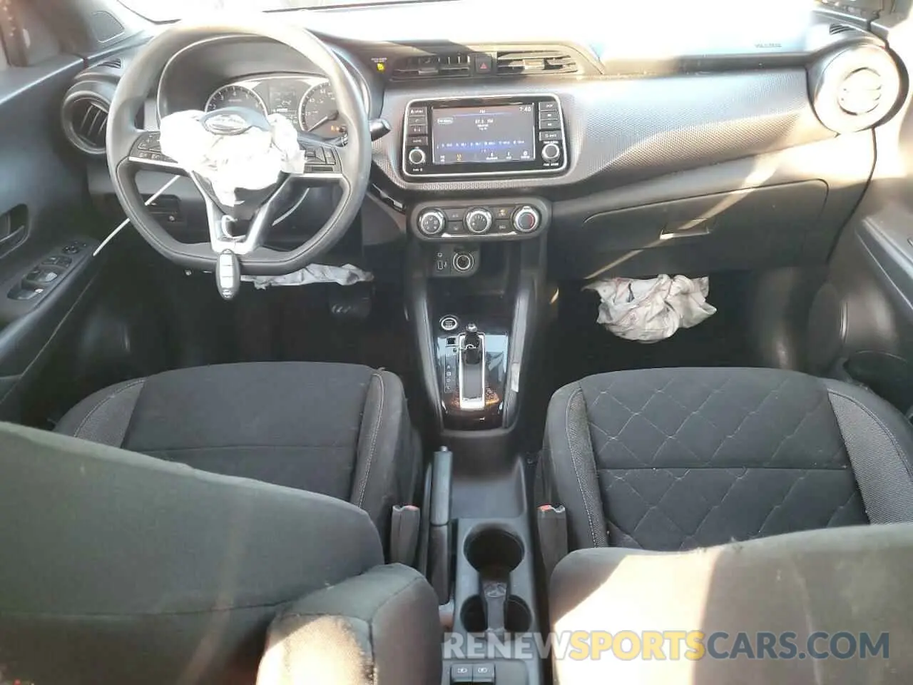 8 Photograph of a damaged car 3N1CP5BV8LL532606 NISSAN KICKS 2020