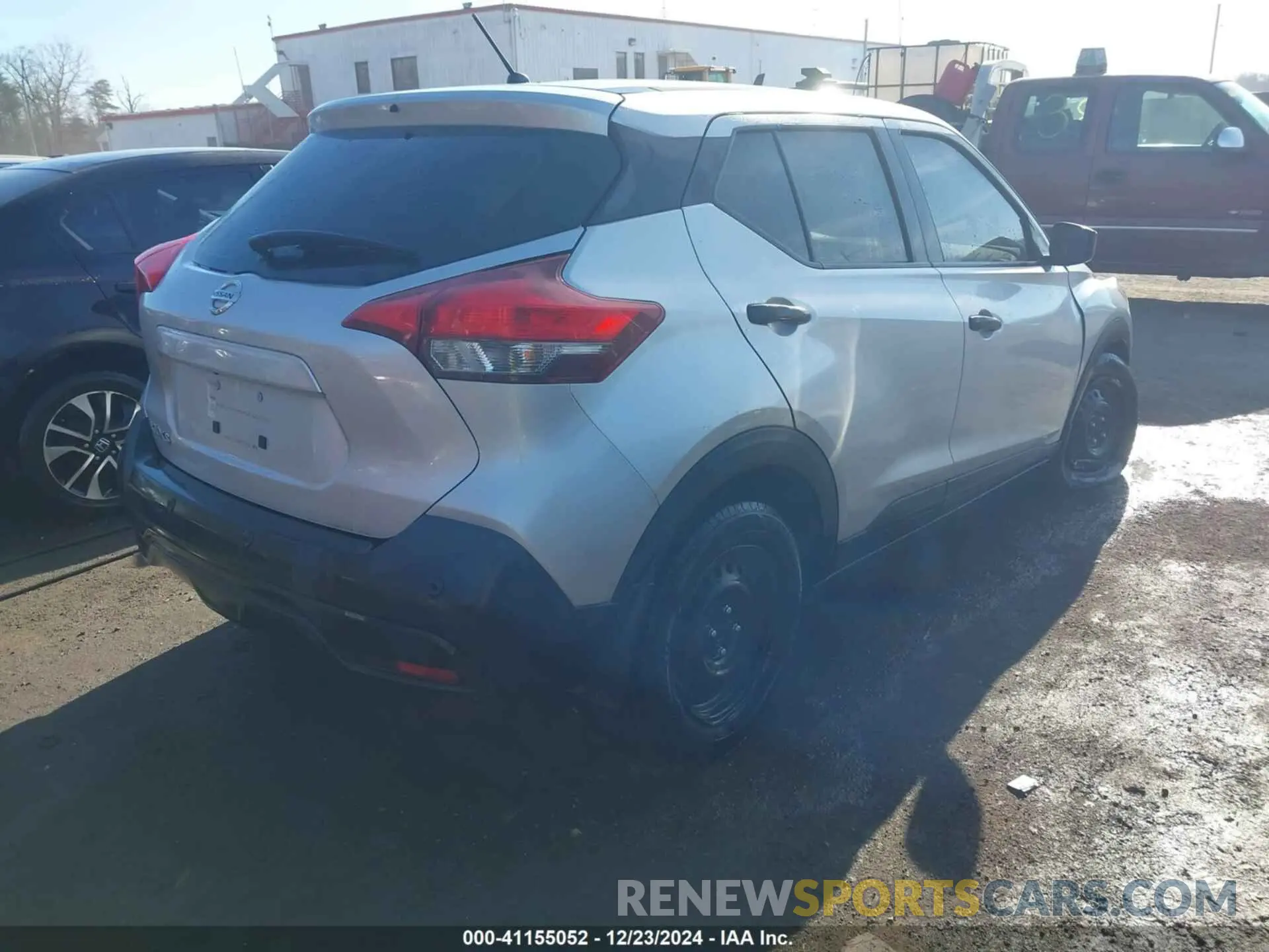 4 Photograph of a damaged car 3N1CP5BV8LL534047 NISSAN KICKS 2020