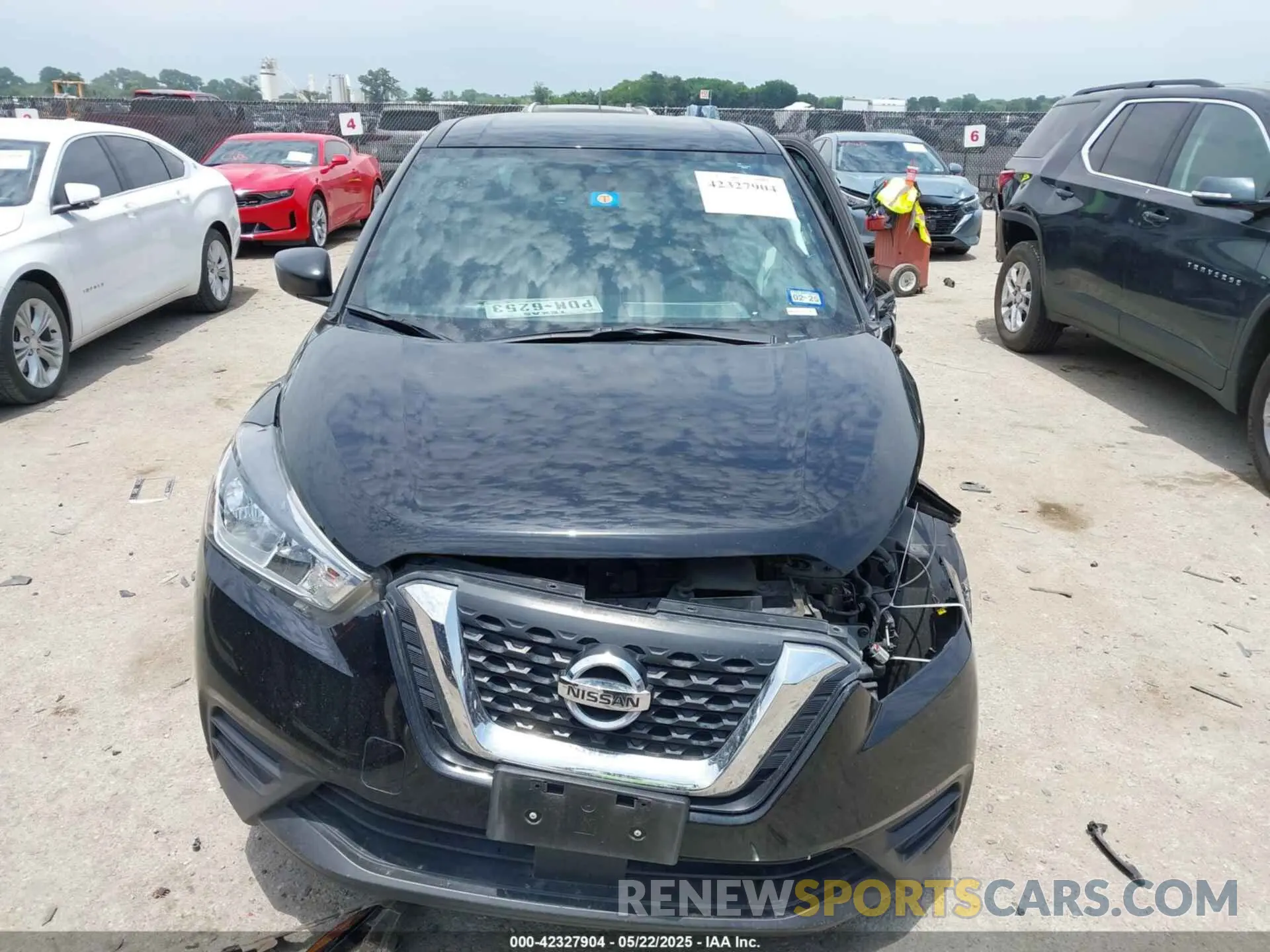 12 Photograph of a damaged car 3N1CP5BV8LL551043 NISSAN KICKS 2020