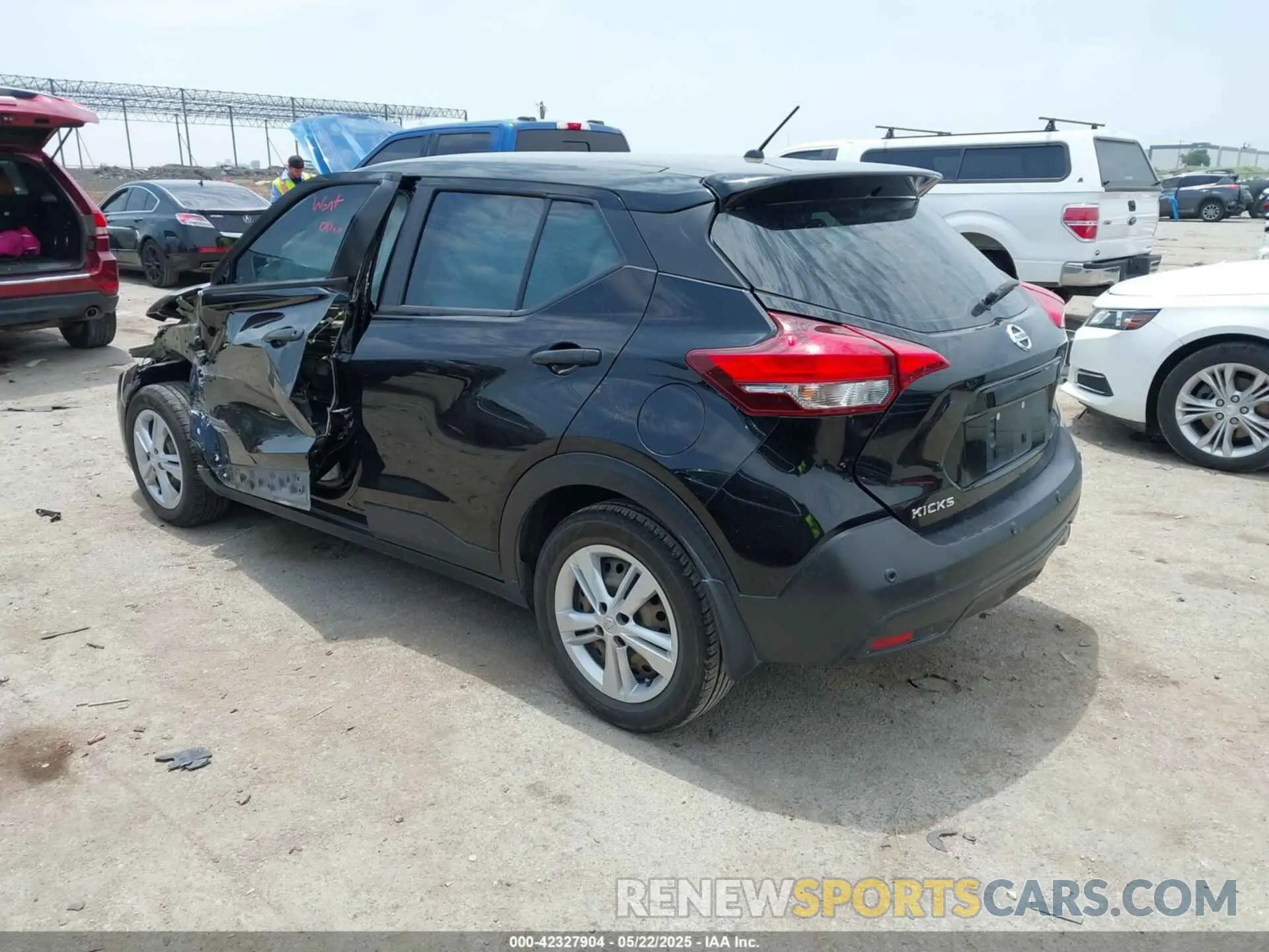 3 Photograph of a damaged car 3N1CP5BV8LL551043 NISSAN KICKS 2020