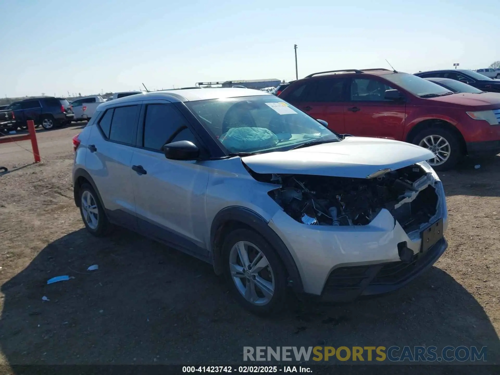 13 Photograph of a damaged car 3N1CP5BV8LL573169 NISSAN KICKS 2020