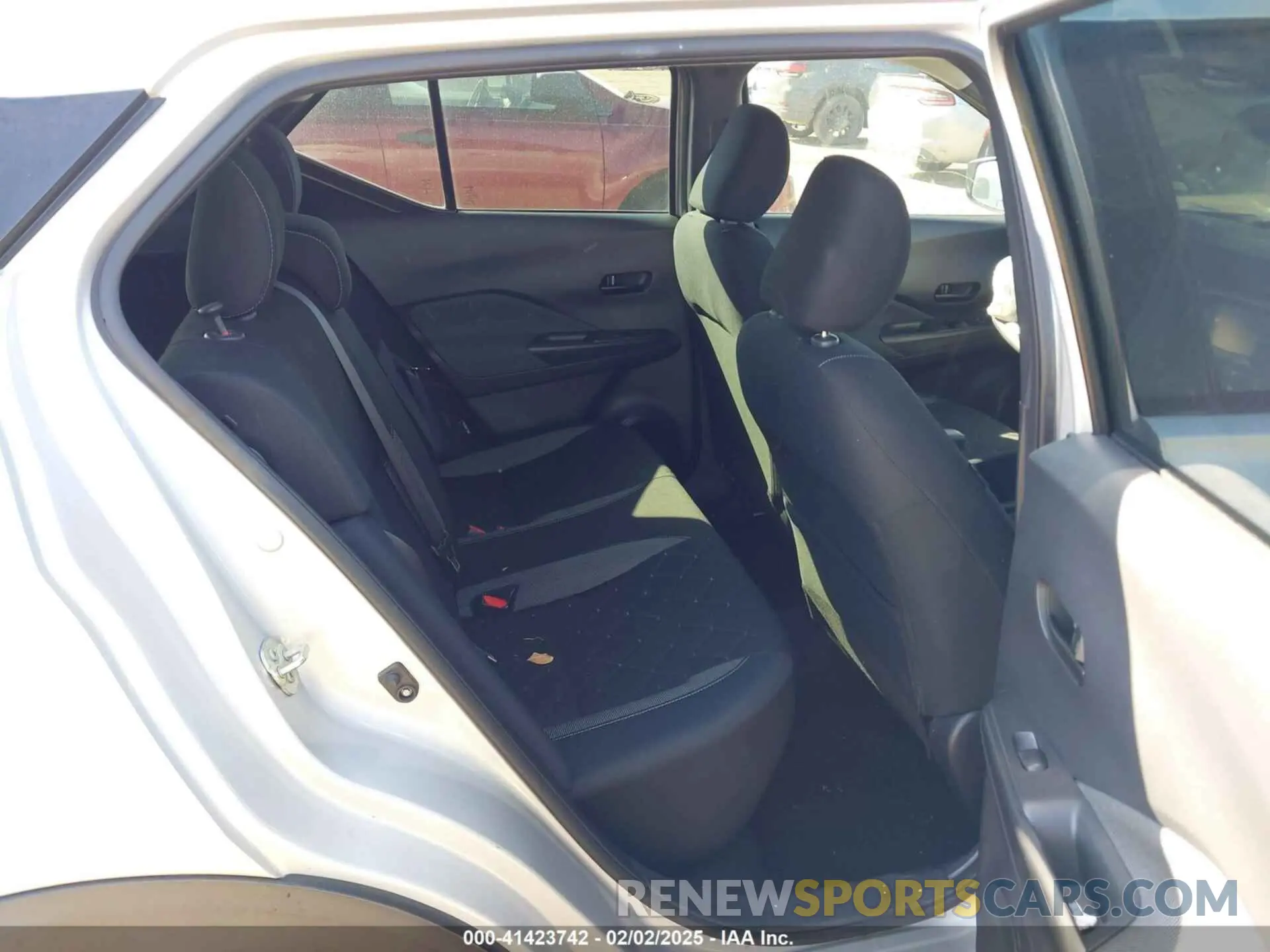 8 Photograph of a damaged car 3N1CP5BV8LL573169 NISSAN KICKS 2020