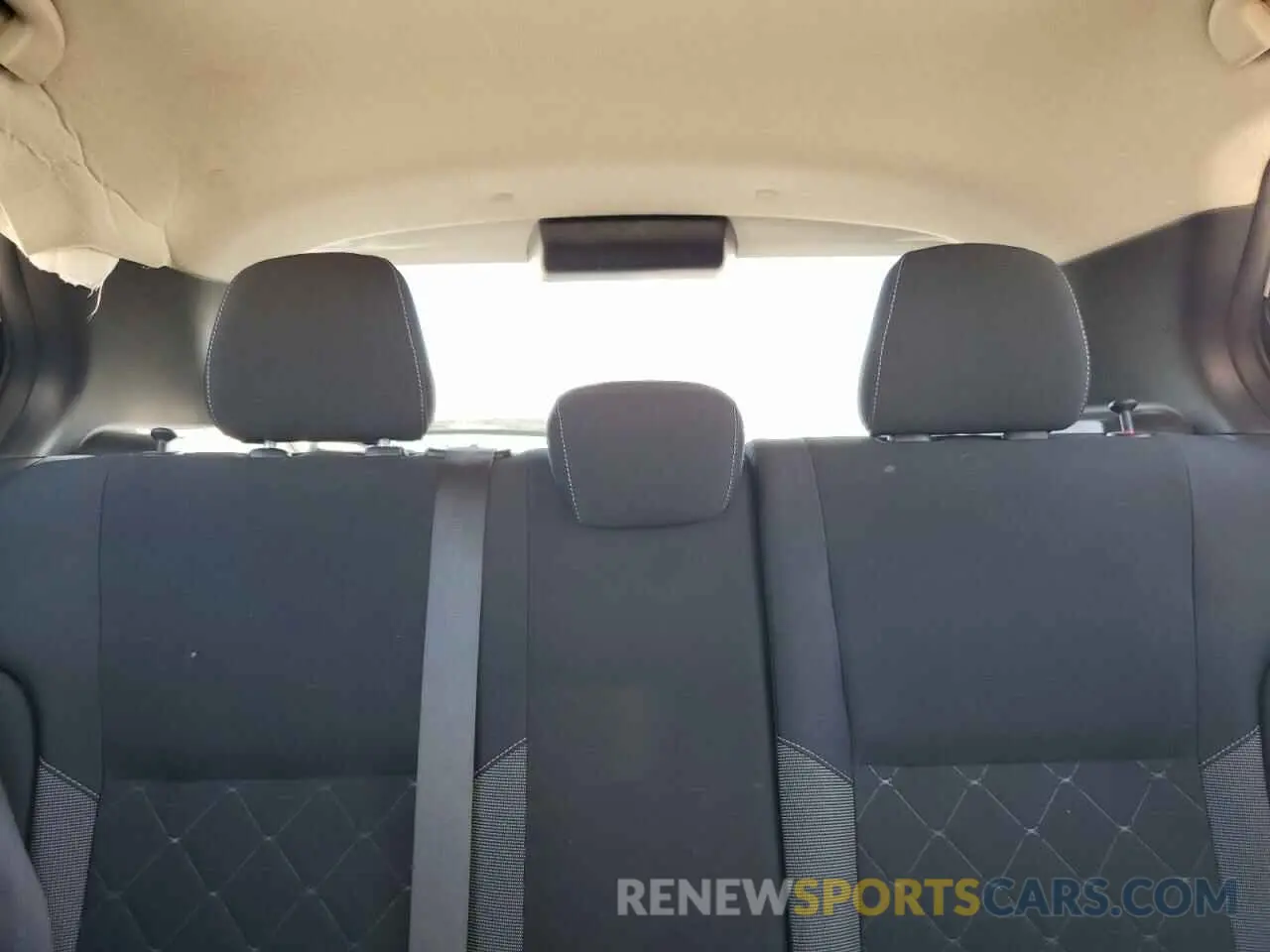 10 Photograph of a damaged car 3N1CP5BV8LL574144 NISSAN KICKS 2020