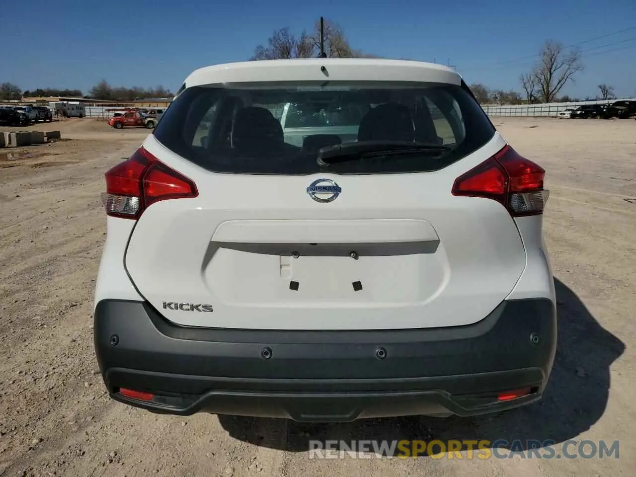 6 Photograph of a damaged car 3N1CP5BV8LL574144 NISSAN KICKS 2020