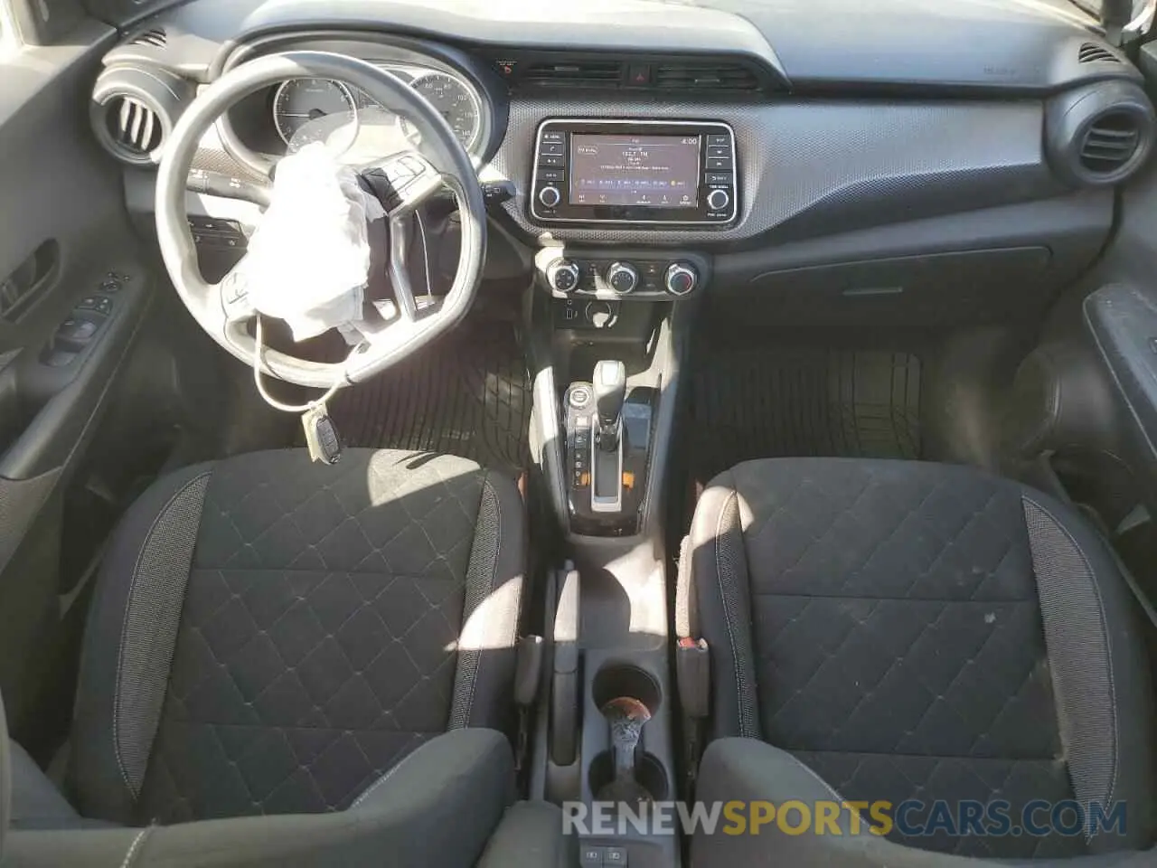 8 Photograph of a damaged car 3N1CP5BV8LL574144 NISSAN KICKS 2020