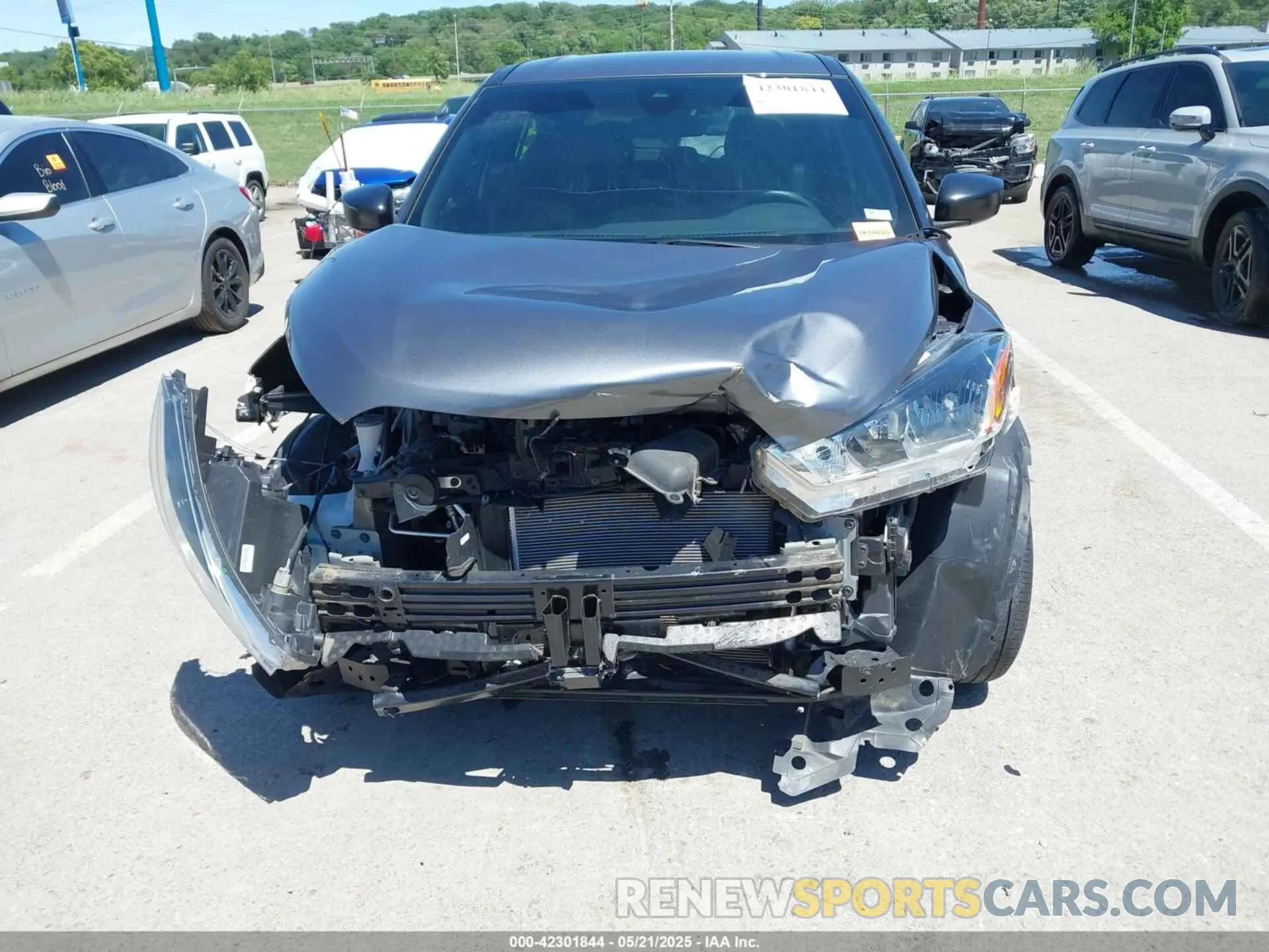 6 Photograph of a damaged car 3N1CP5BV8LL575259 NISSAN KICKS 2020