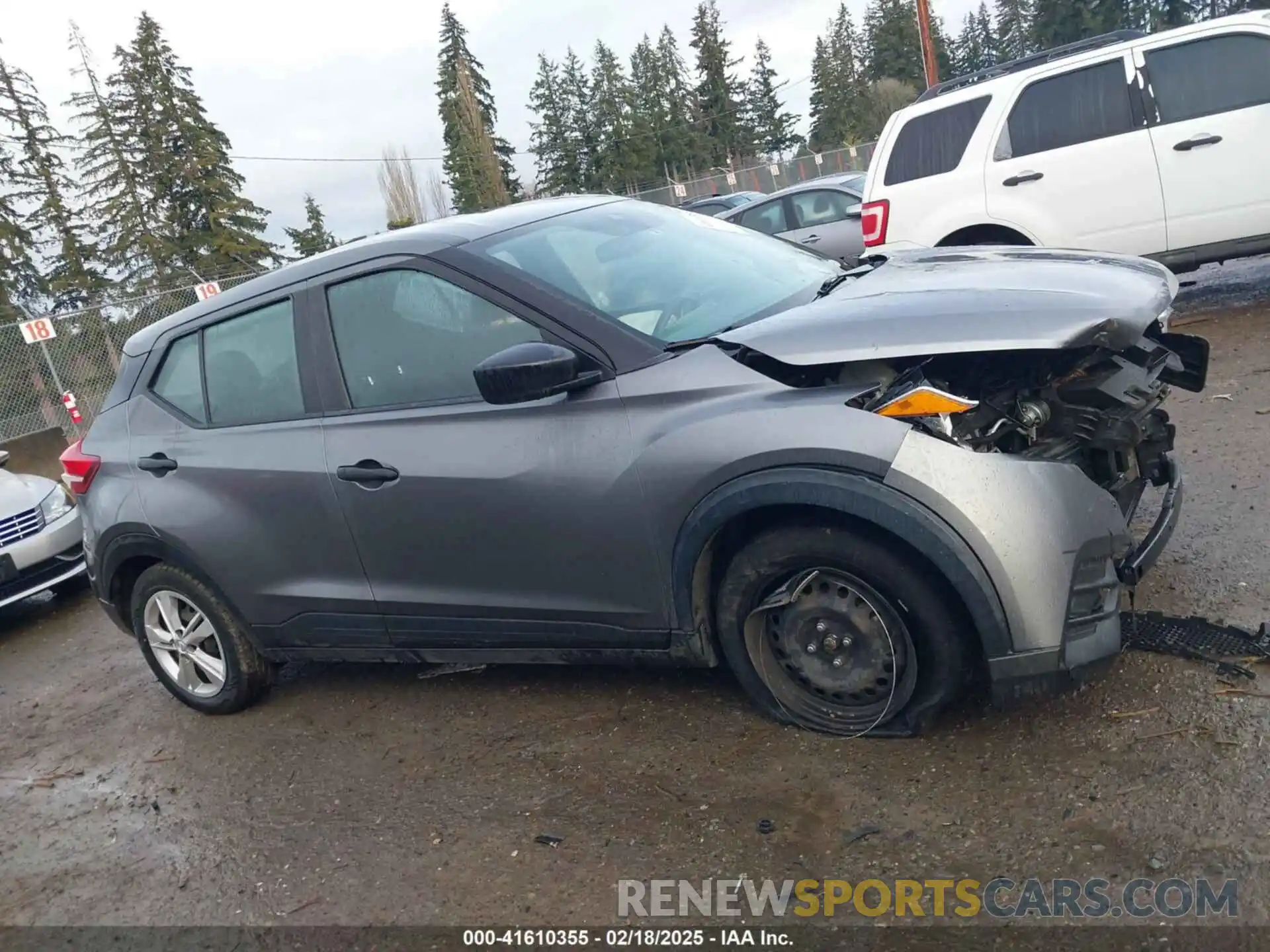 14 Photograph of a damaged car 3N1CP5BV9LL478295 NISSAN KICKS 2020