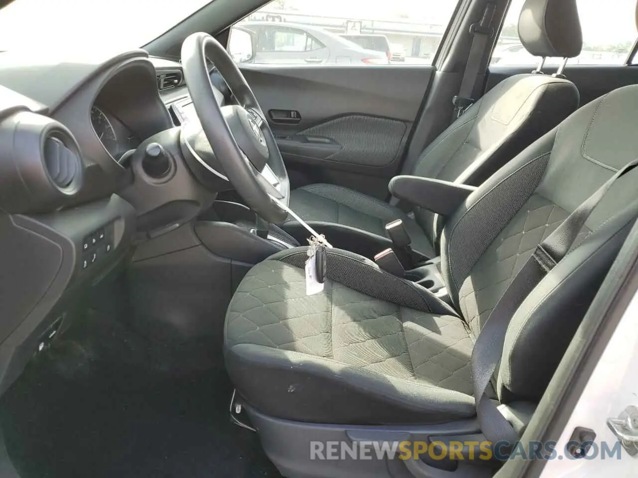 7 Photograph of a damaged car 3N1CP5BV9LL495856 NISSAN KICKS 2020