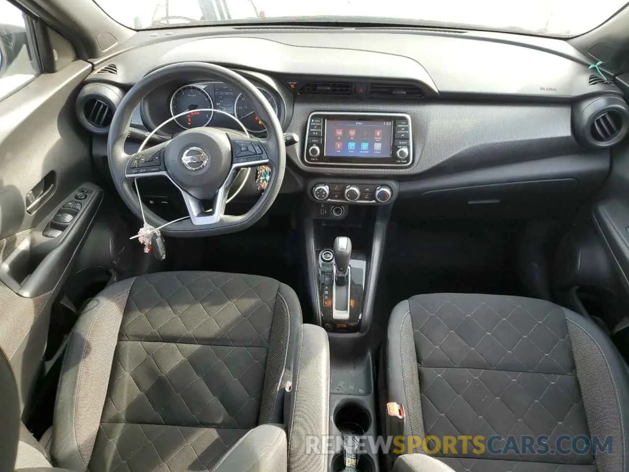 8 Photograph of a damaged car 3N1CP5BV9LL495856 NISSAN KICKS 2020