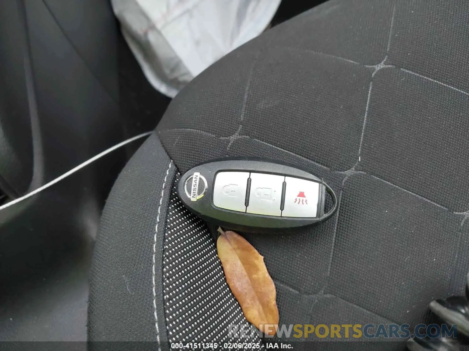 11 Photograph of a damaged car 3N1CP5BV9LL510467 NISSAN KICKS 2020