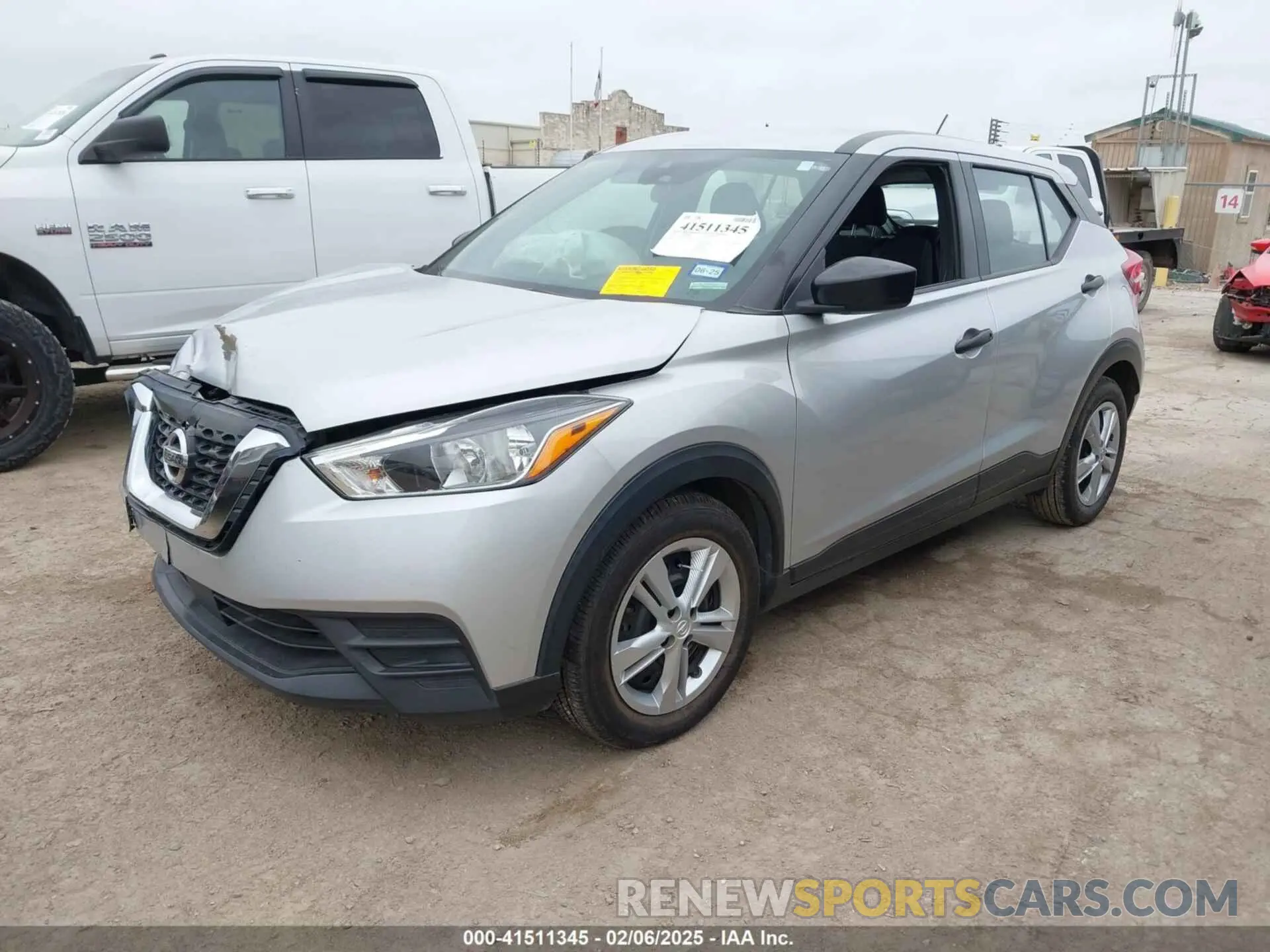 2 Photograph of a damaged car 3N1CP5BV9LL510467 NISSAN KICKS 2020