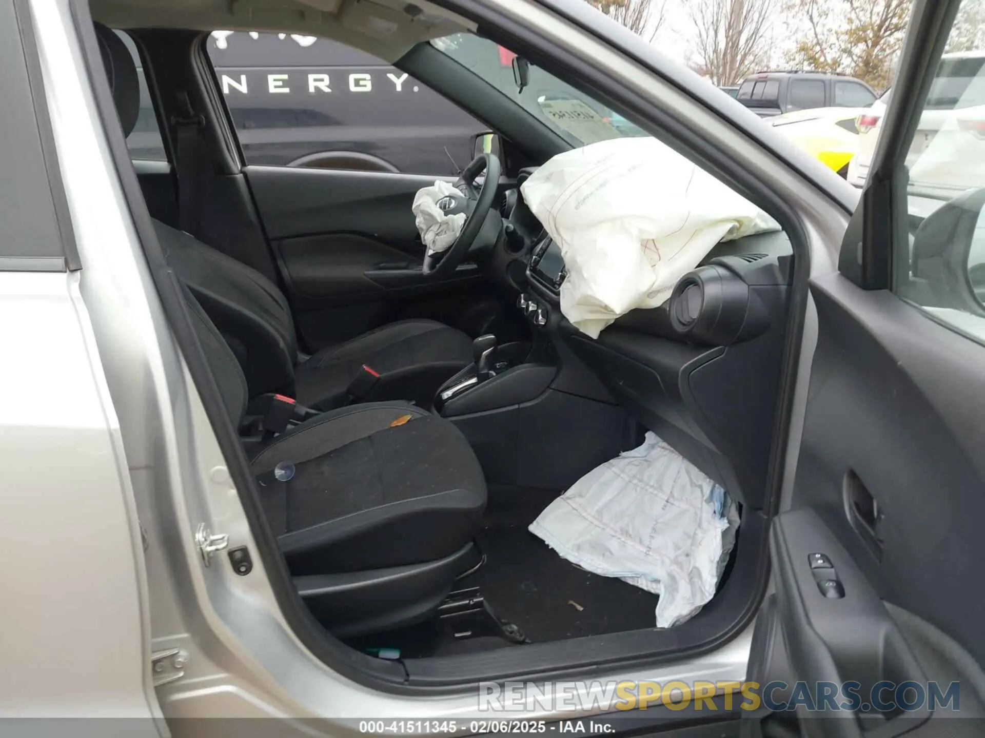 5 Photograph of a damaged car 3N1CP5BV9LL510467 NISSAN KICKS 2020