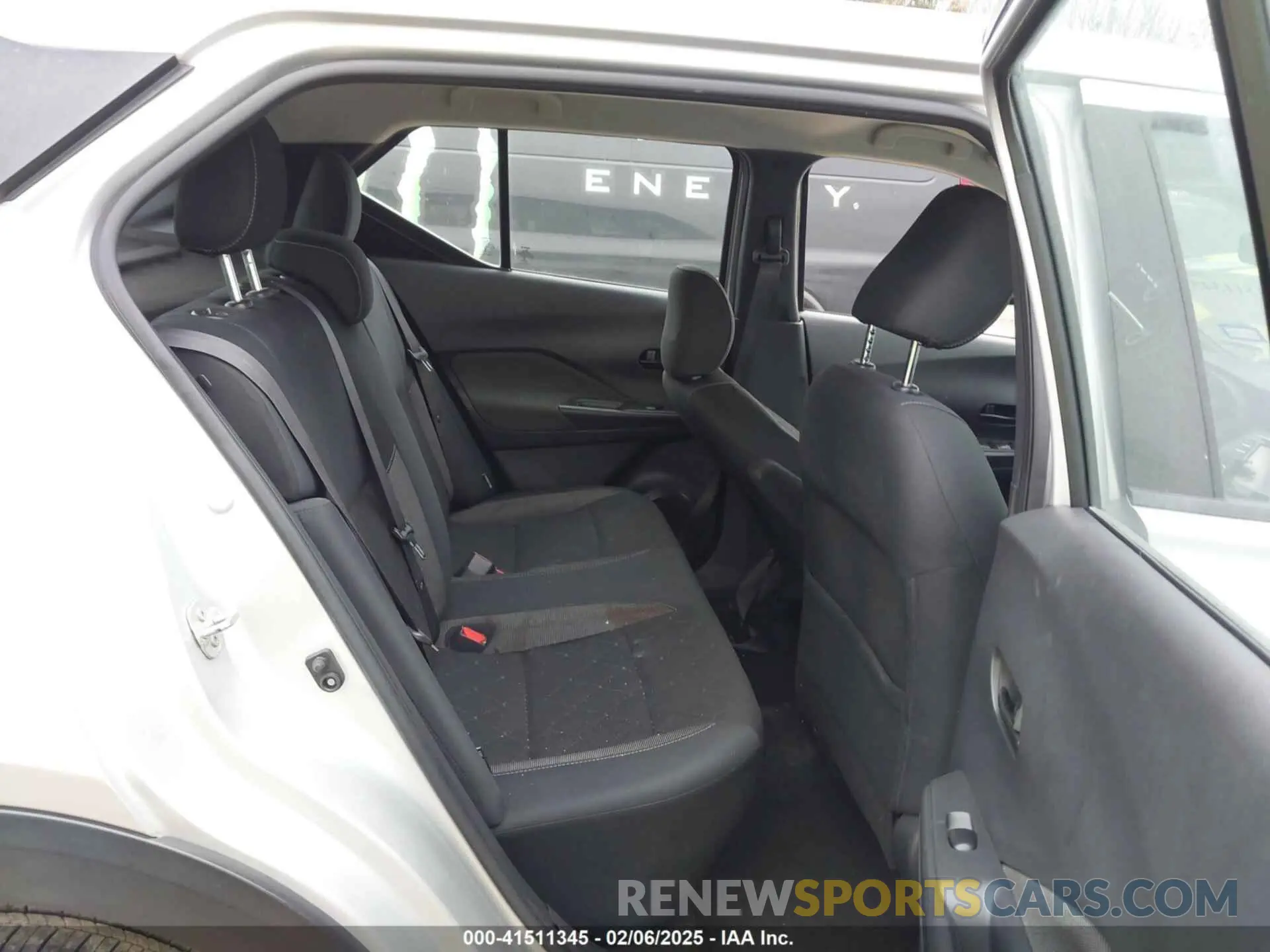 8 Photograph of a damaged car 3N1CP5BV9LL510467 NISSAN KICKS 2020