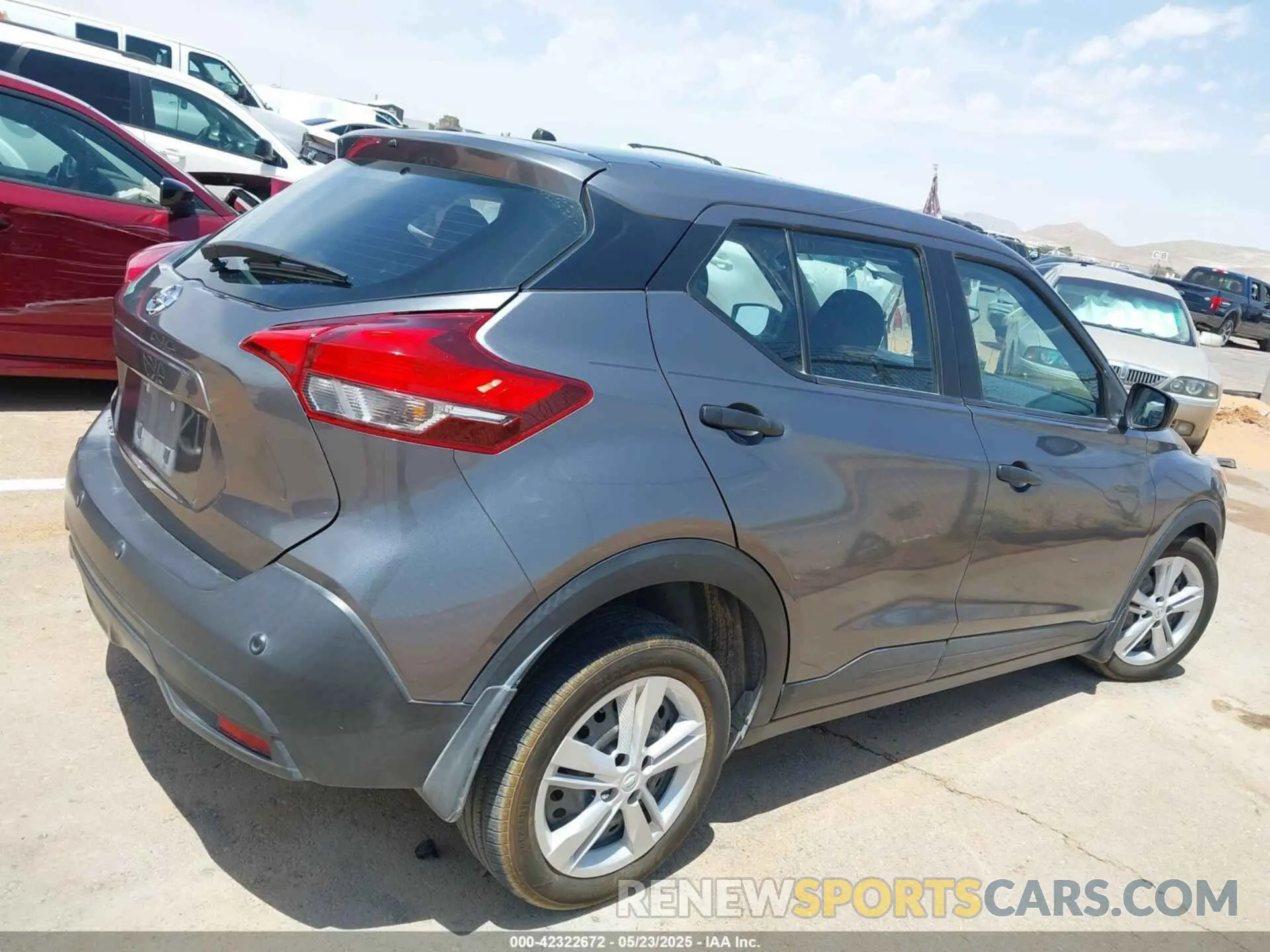 13 Photograph of a damaged car 3N1CP5BV9LL525082 NISSAN KICKS 2020