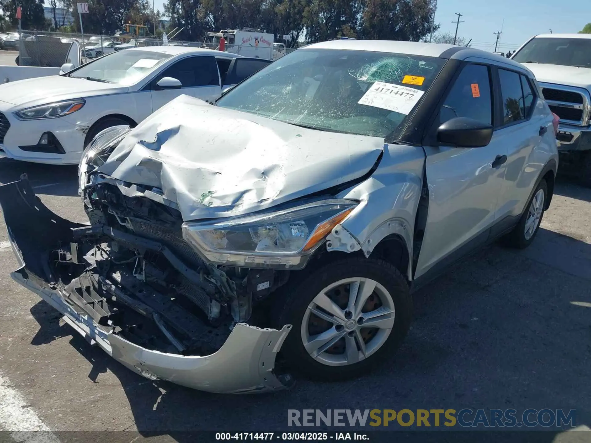 2 Photograph of a damaged car 3N1CP5BV9LL537393 NISSAN KICKS 2020