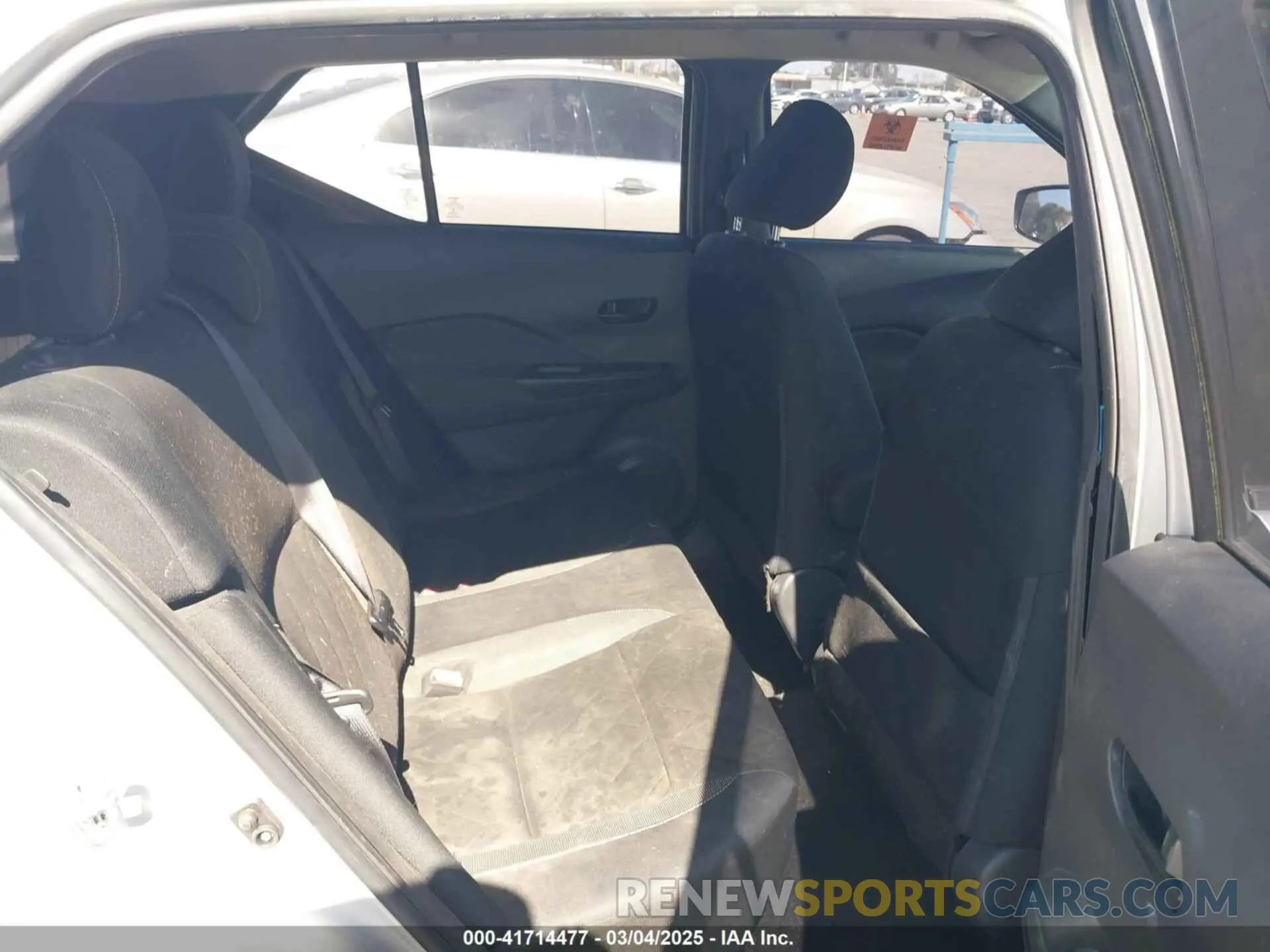 8 Photograph of a damaged car 3N1CP5BV9LL537393 NISSAN KICKS 2020