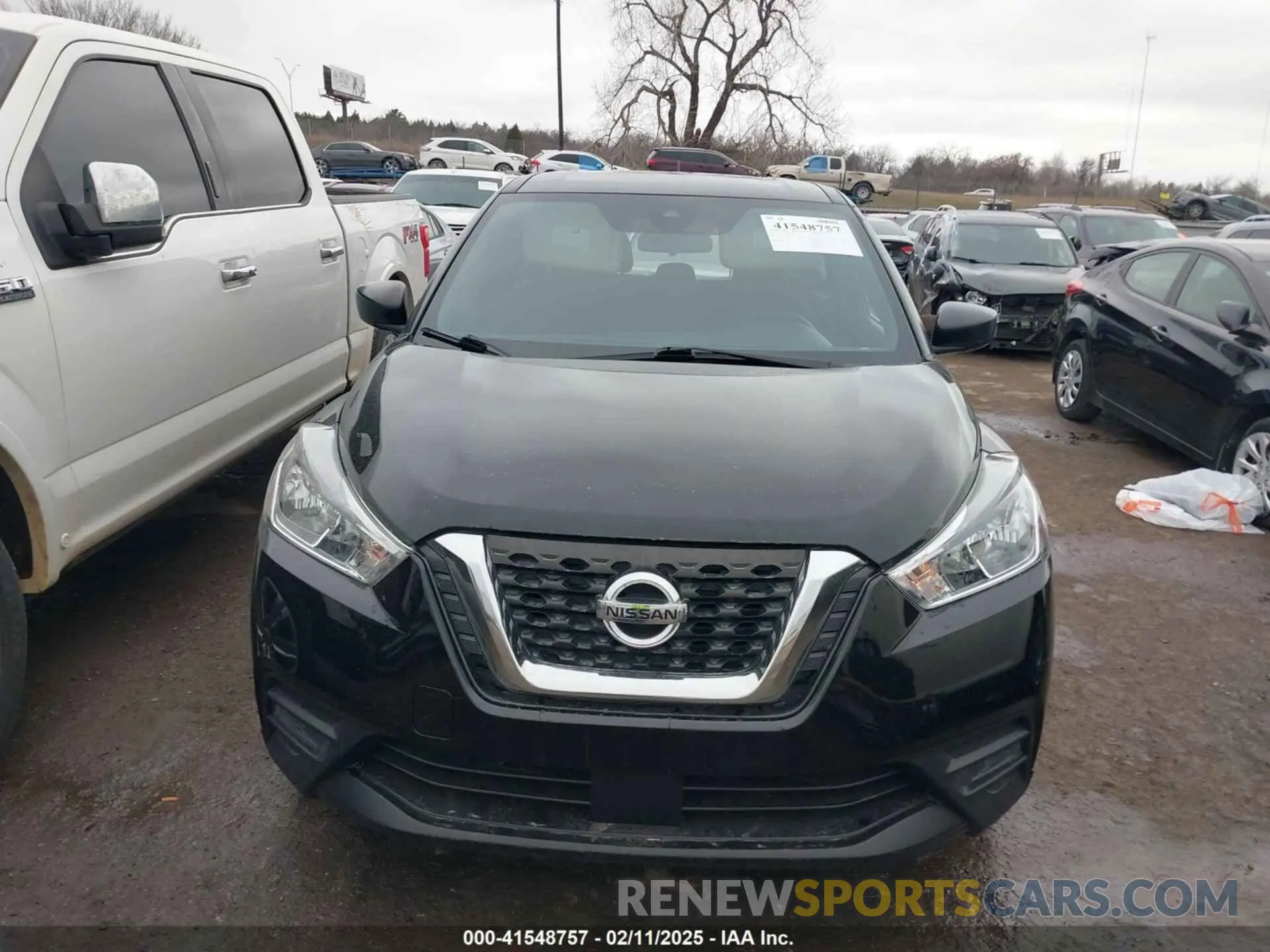 12 Photograph of a damaged car 3N1CP5BV9LL551763 NISSAN KICKS 2020