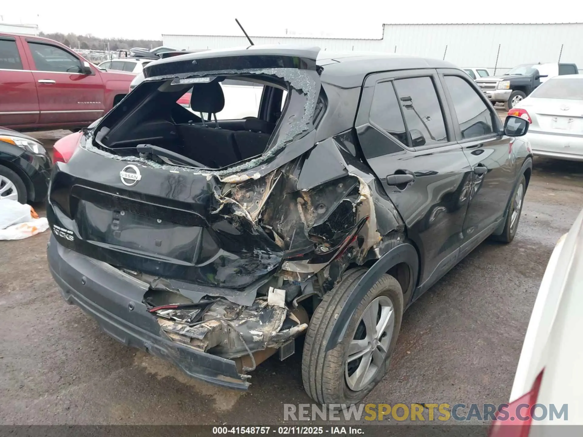 4 Photograph of a damaged car 3N1CP5BV9LL551763 NISSAN KICKS 2020